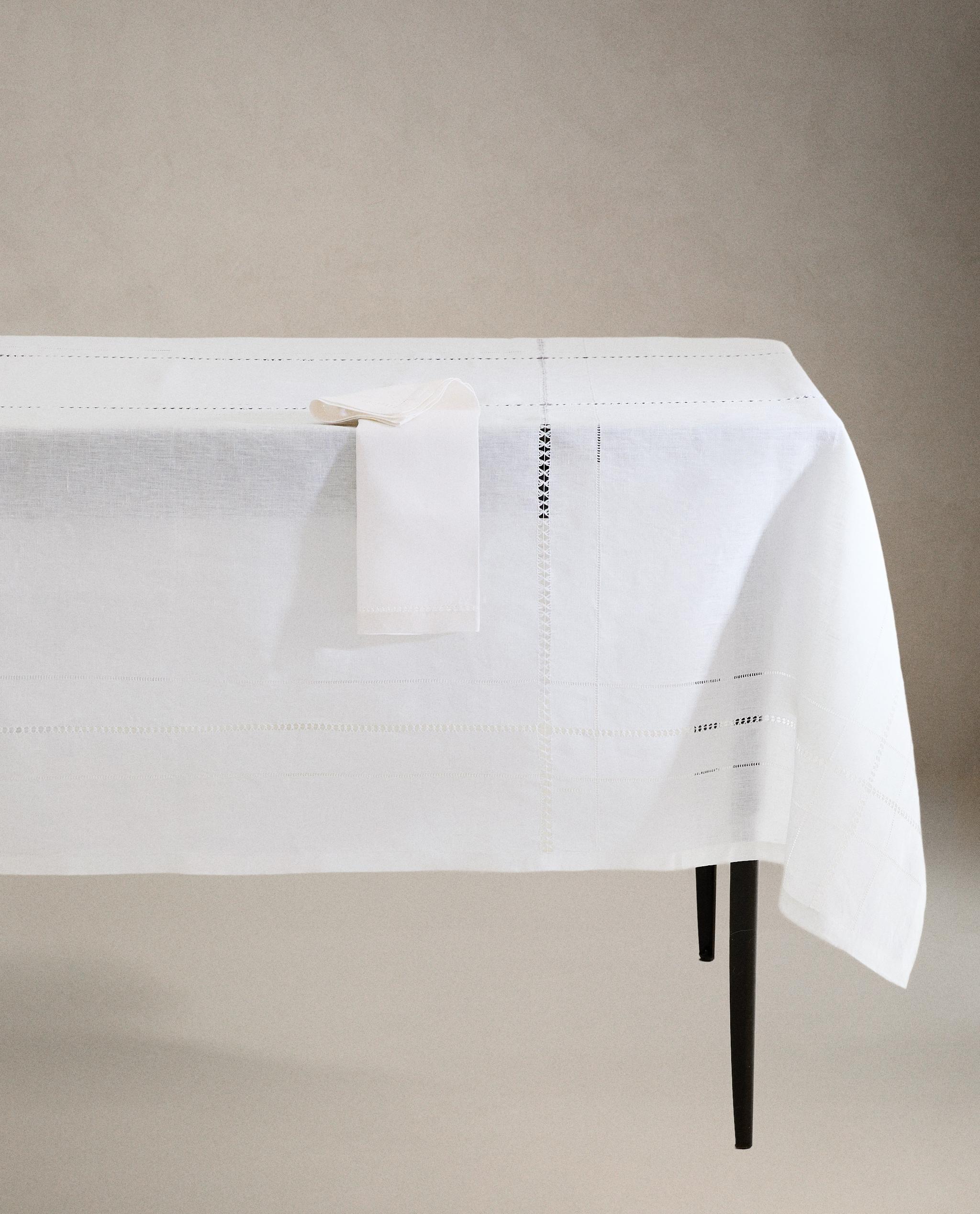 フローラル エンブロイダリー リネンブレンド テーブルクロス