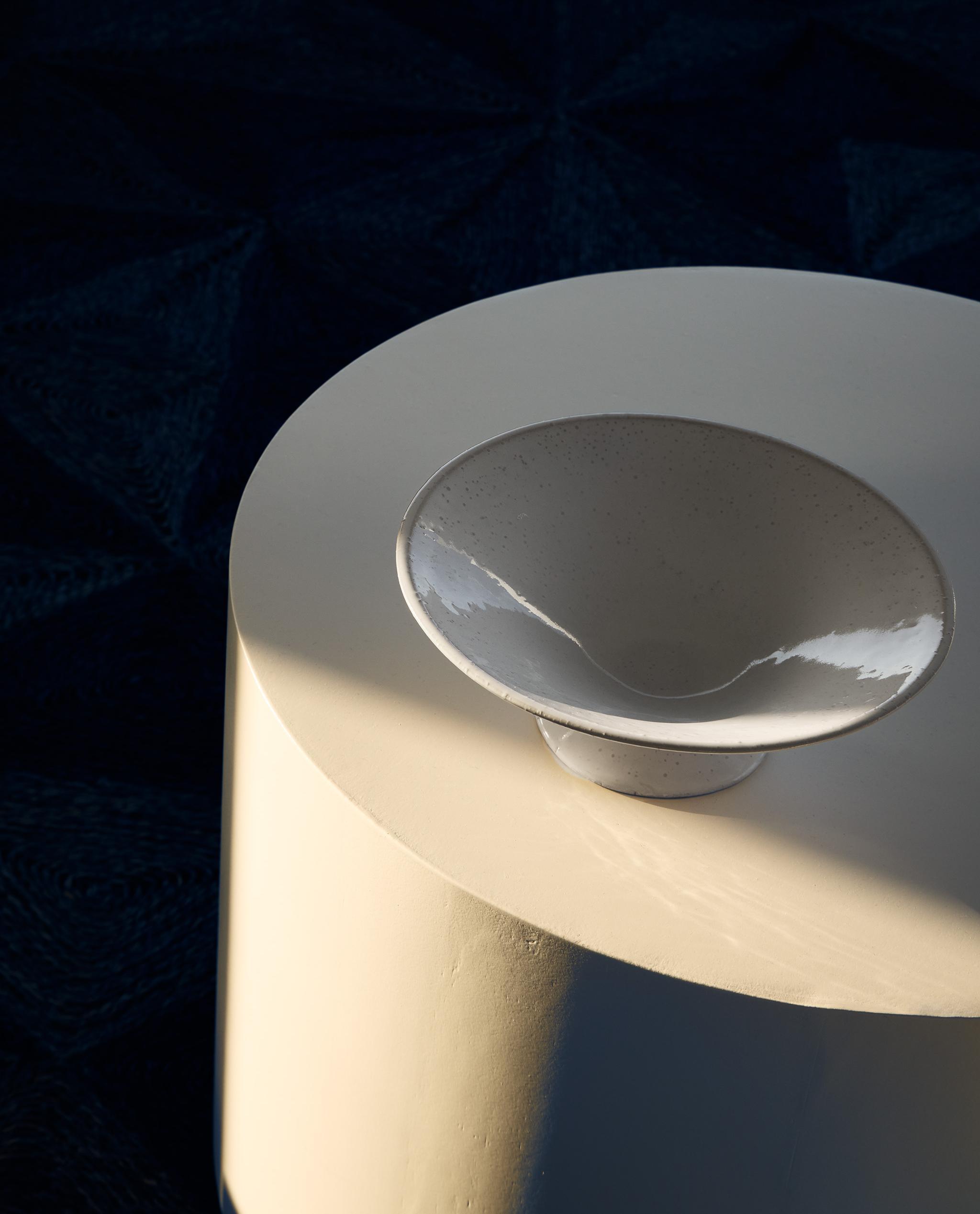 DECORATIVE WHITE CERAMIC BOWL product thumbnail 9