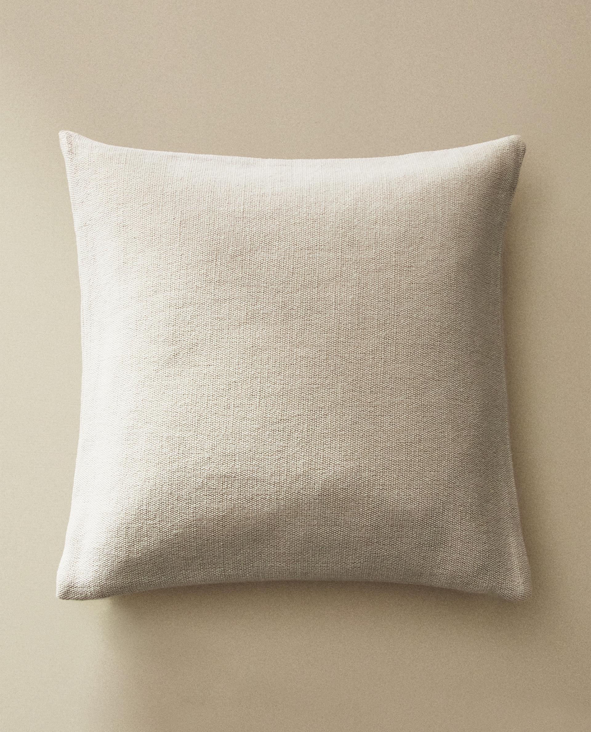 ベッドルームにふさわしいクッションカバー | Zara Home 日本/Japan