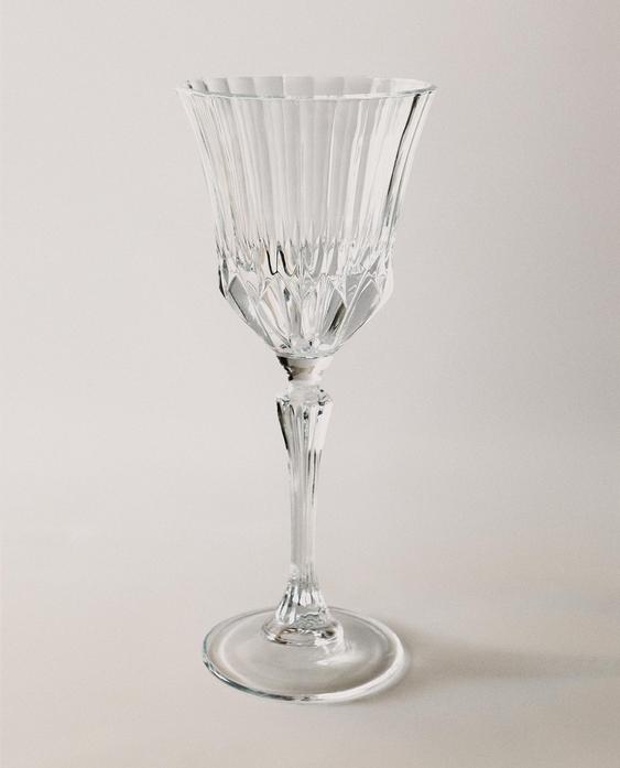 كأس كريستالاين بمظهر منقوش