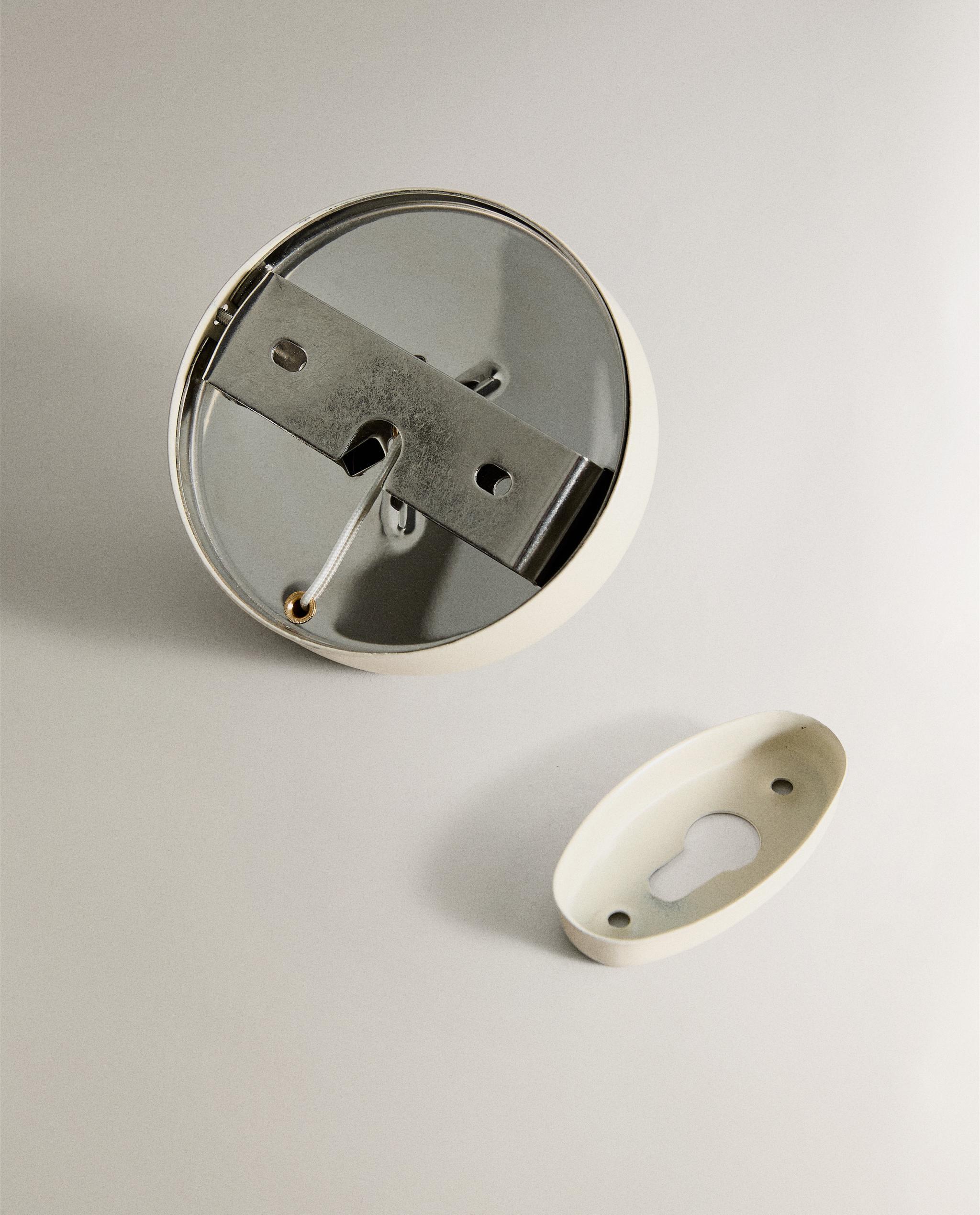RETRACTABLE WALL CLOTHES LINE product thumbnail 6