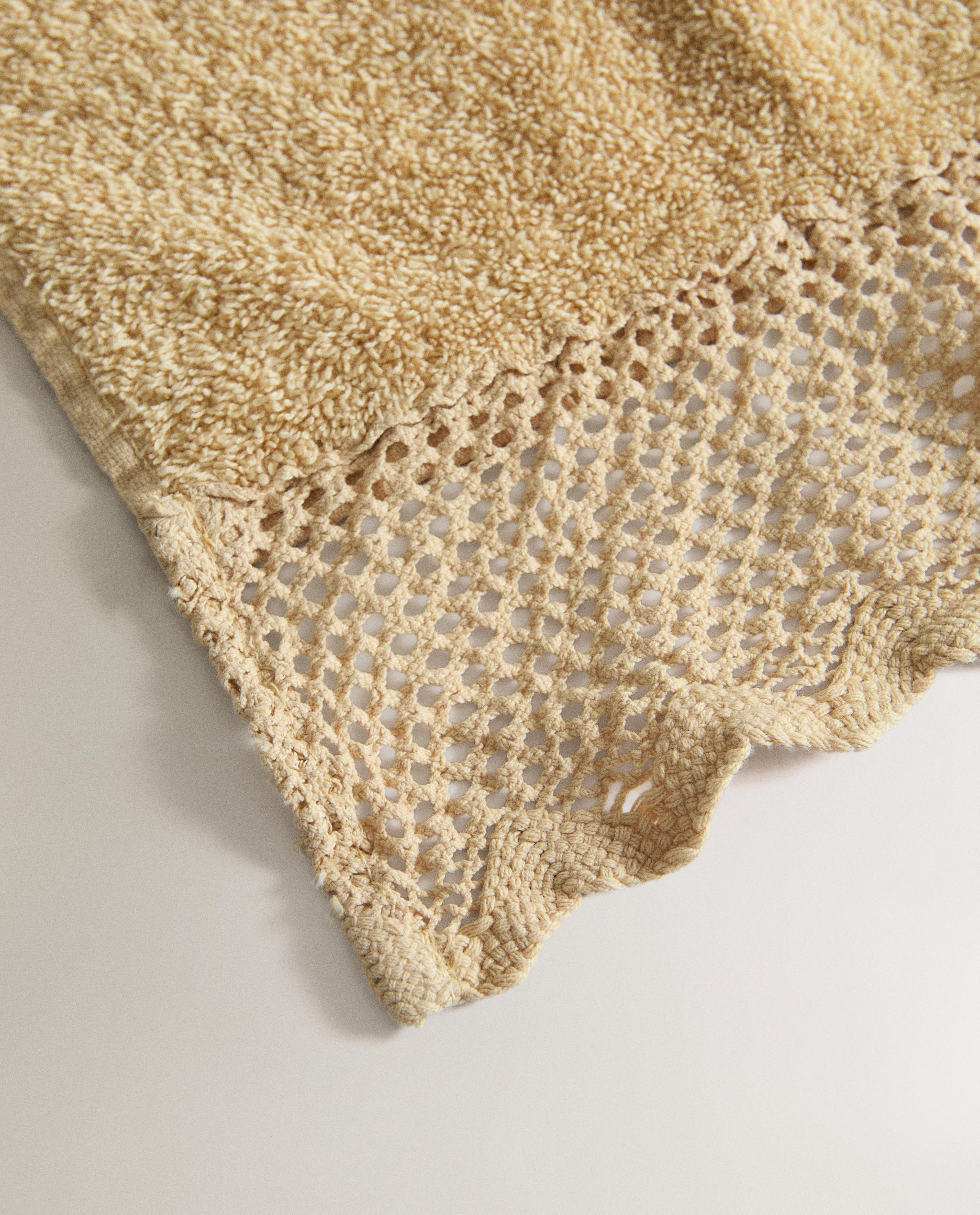 BATH TOWEL WITH LACE TRIM product thumbnail 7
