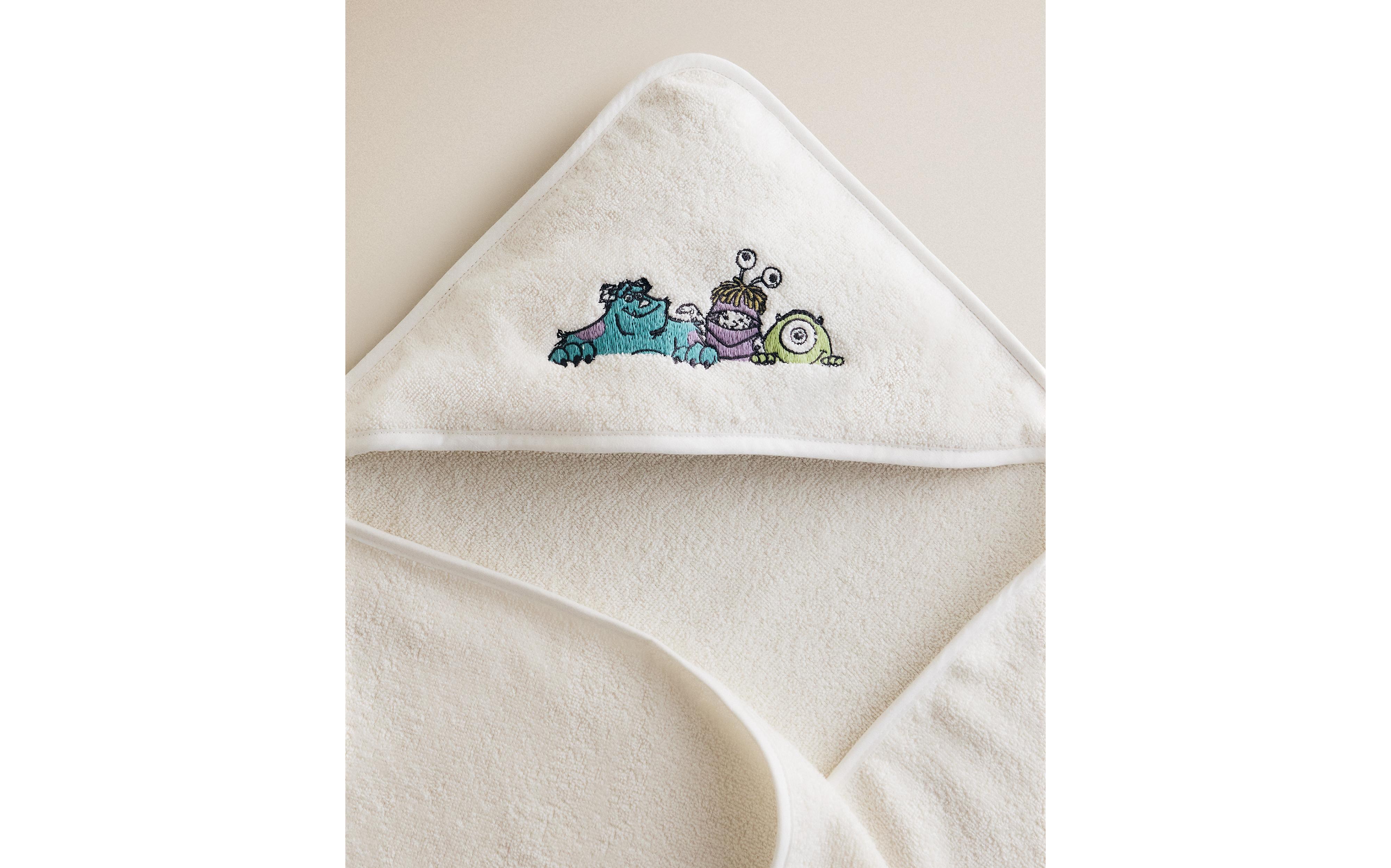 MONSTERS, INC. HOODED BABY TOWEL product thumbnail 2