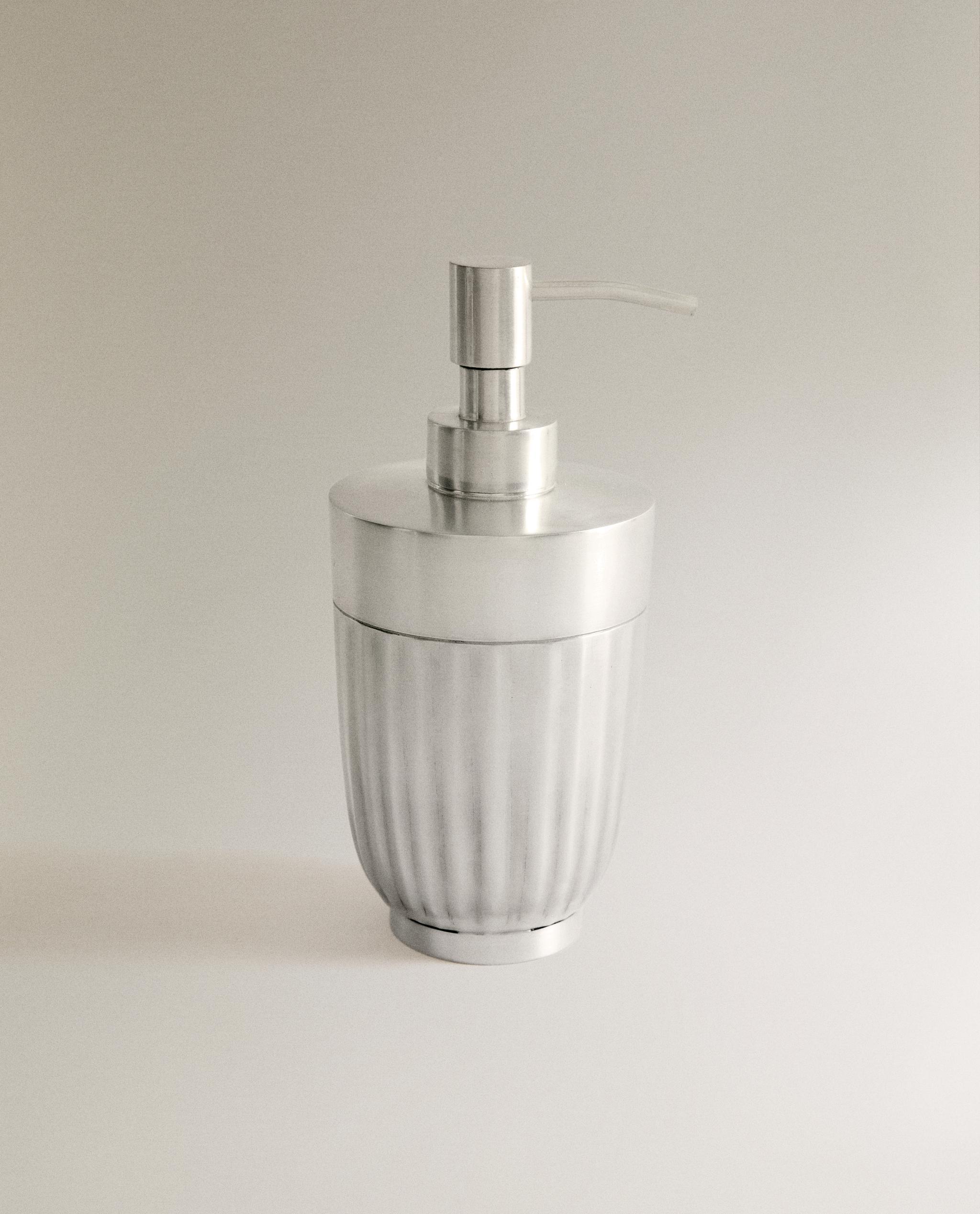 WAVY METAL BATHROOM SET product thumbnail 6
