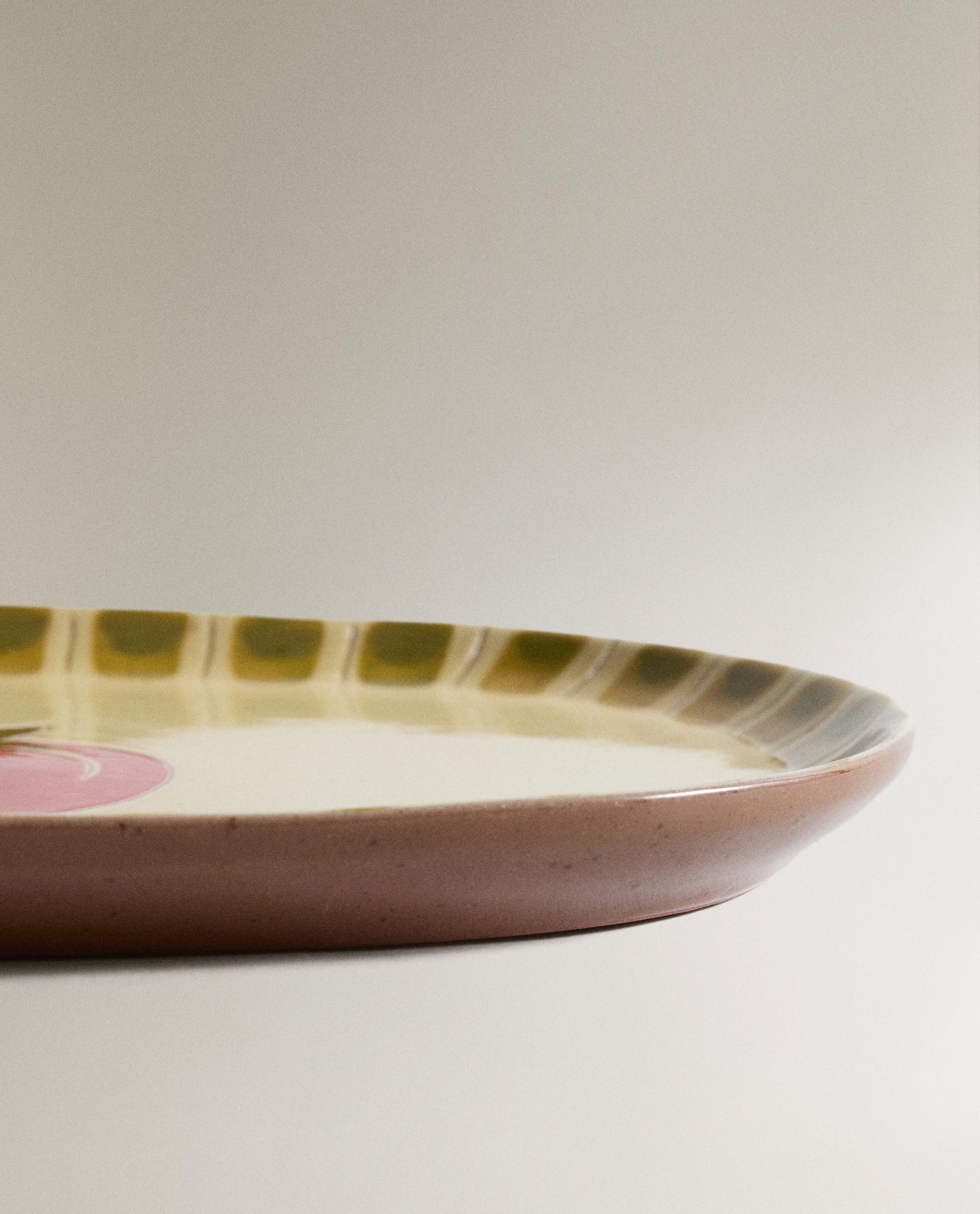 SERVING DISHES AND CUTLERY product thumbnail 4