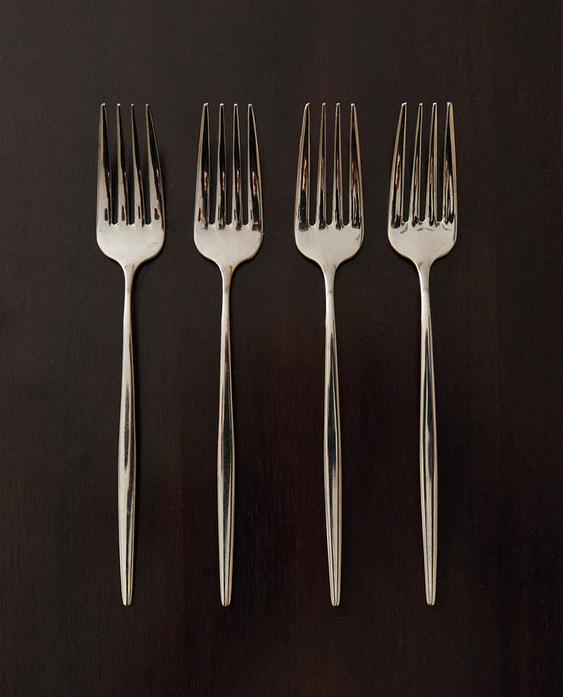 PACK OF BRUNCH FORKS WITH THIN HANDLE (PACK OF 4) PACK OF BRUNCH FORKS WITH THIN HANDLE (PACK OF 4)