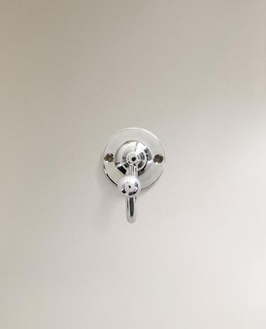 SHINY SILVER WALL HOOK
