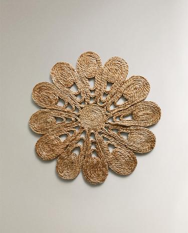 PODKŁADKA POD TALERZ Z JUTY W KSZTAŁCIE KWIATU