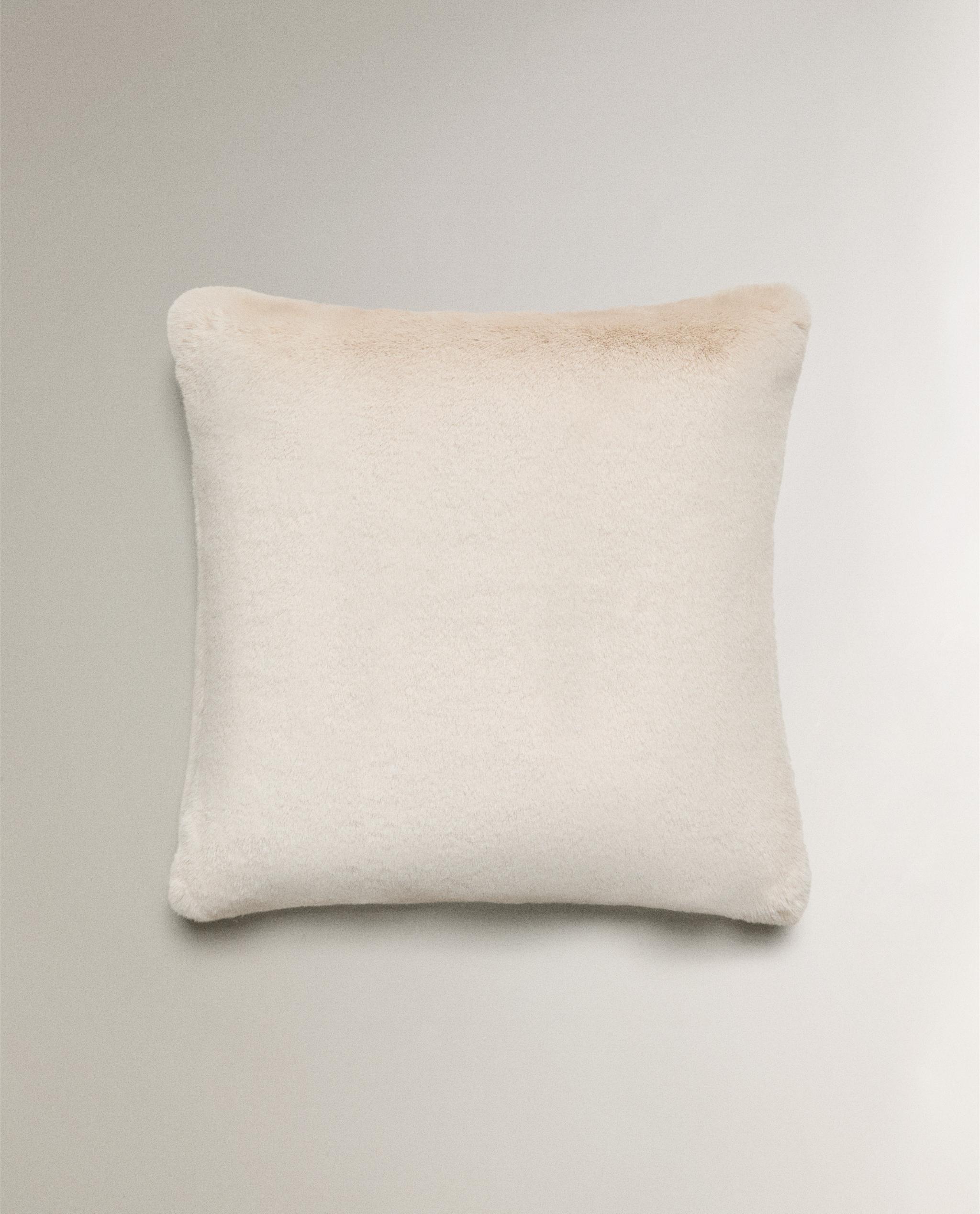 フェイクファー クッションカバー | Zara Home 日本/Japan