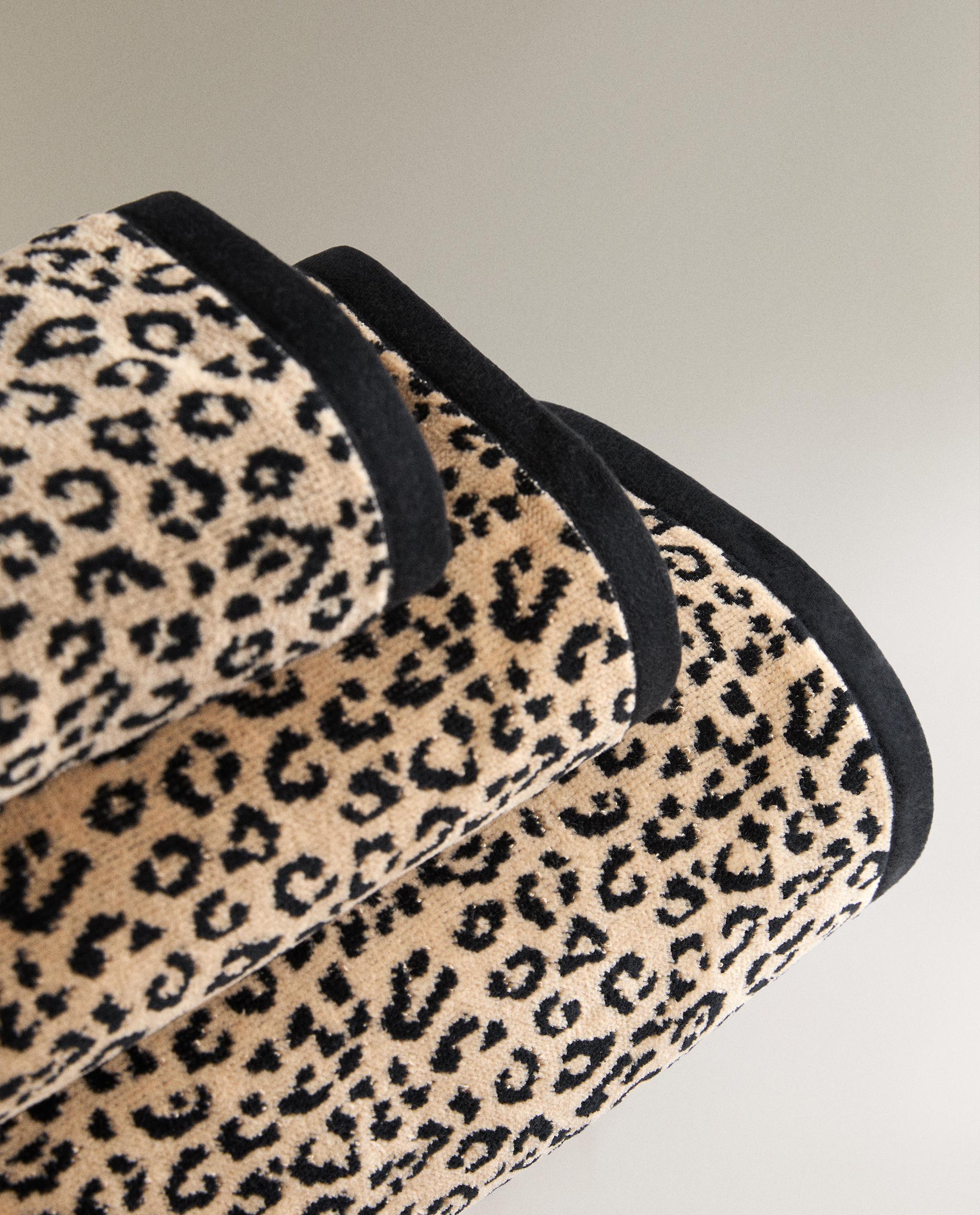 ANIMAL PRINT VELOUR BATH TOWEL product thumbnail 5