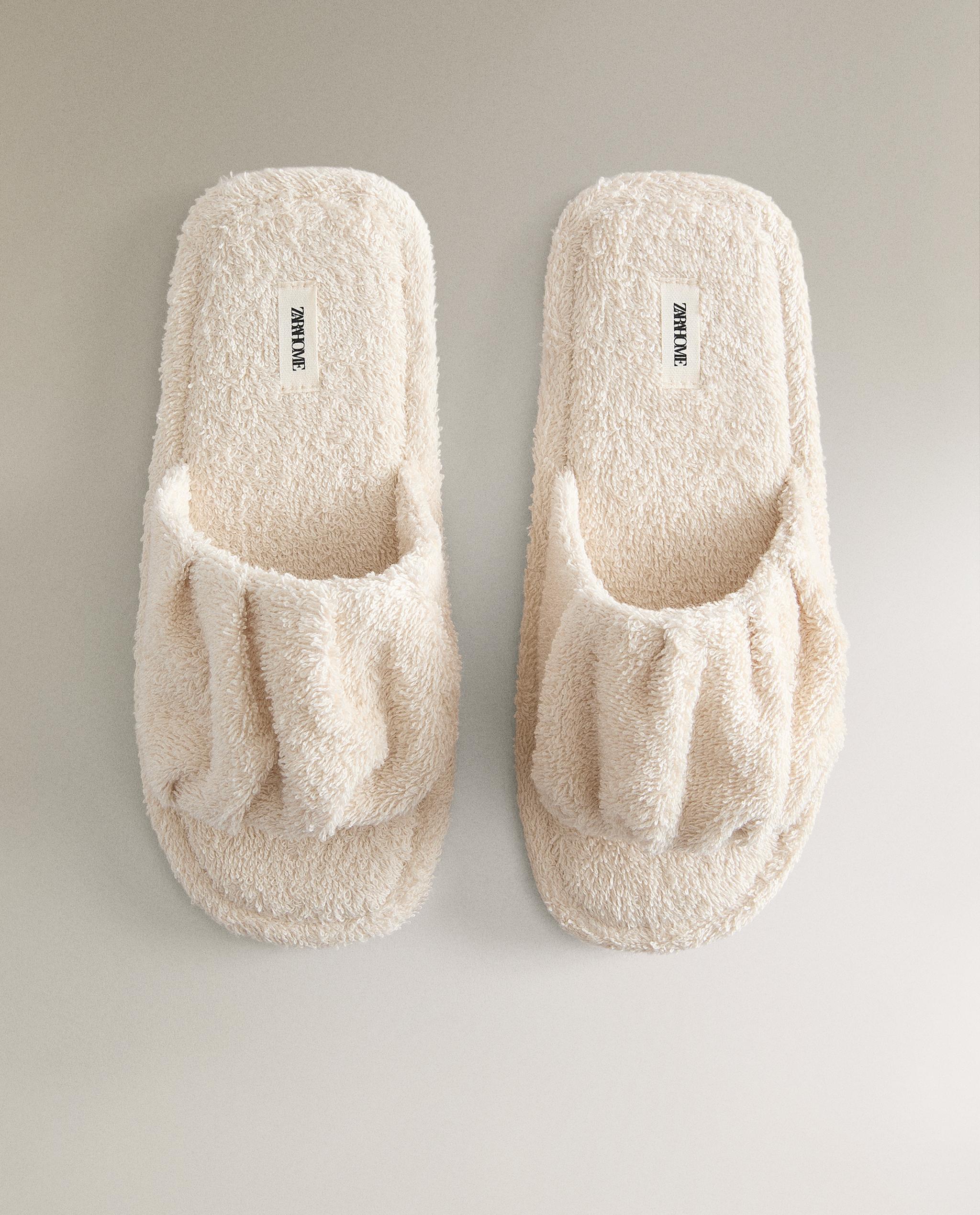 PLEATED TERRY BATHROOM SLIDERS product thumbnail 5