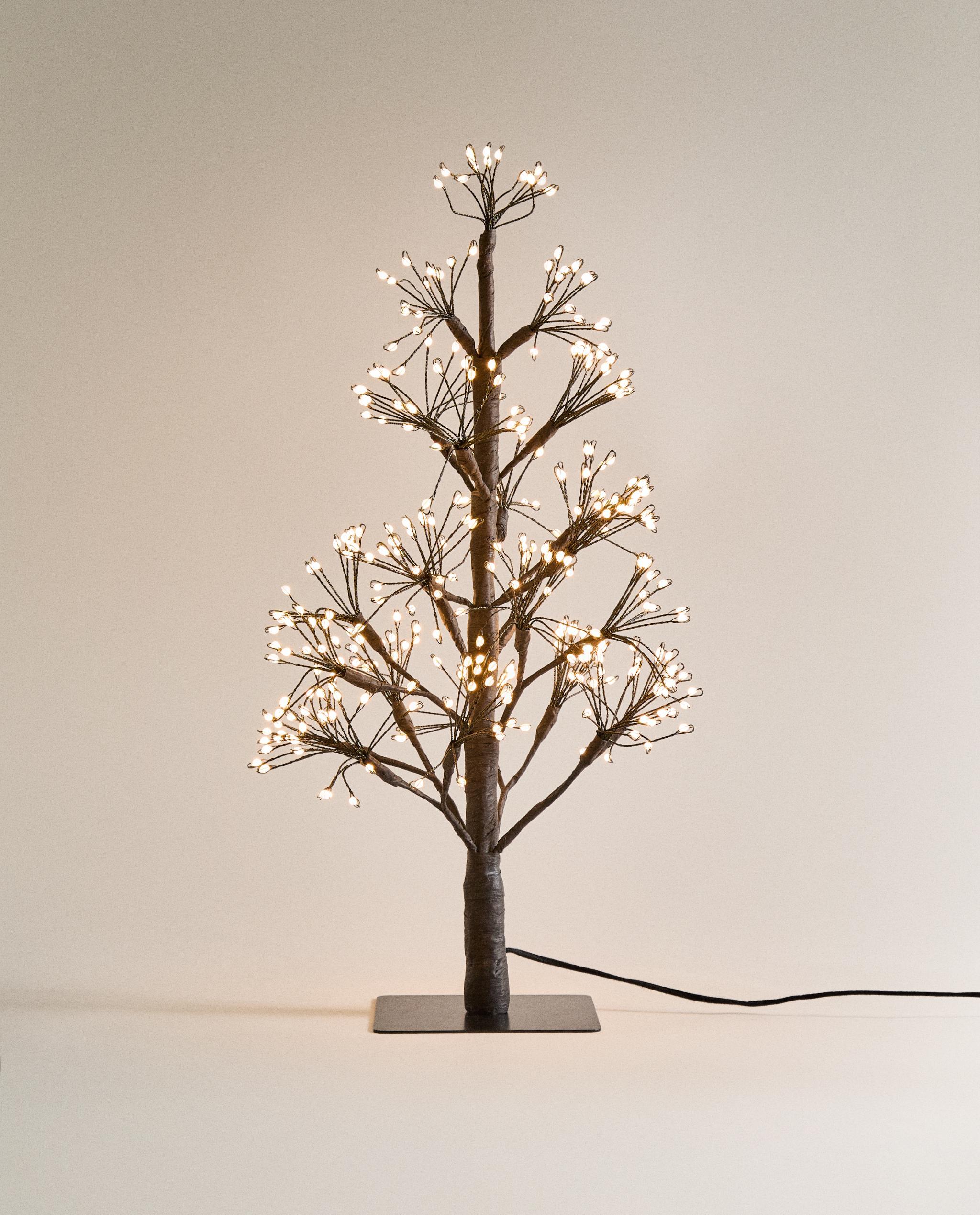 LED LIGHT CHRISTMAS TREE (19.7