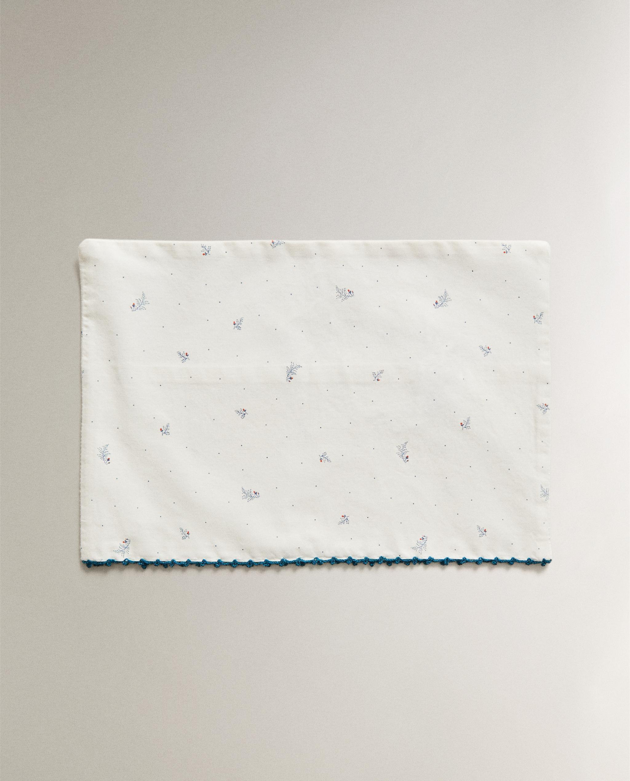 LEAVES AND POLKA DOTS MINI COT SHEET SET product thumbnail 4