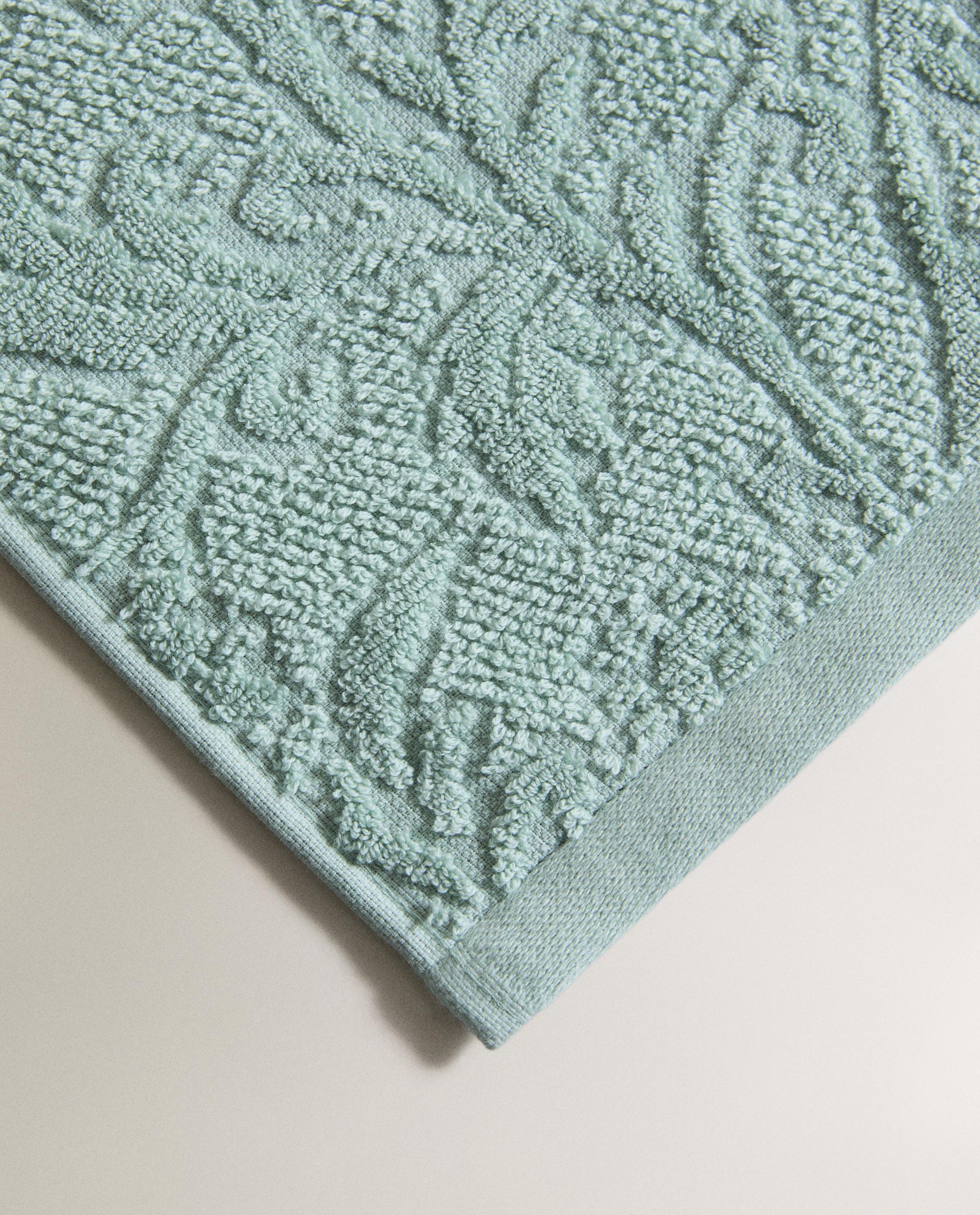 FLORAL JACQUARD BATH TOWEL product thumbnail 7