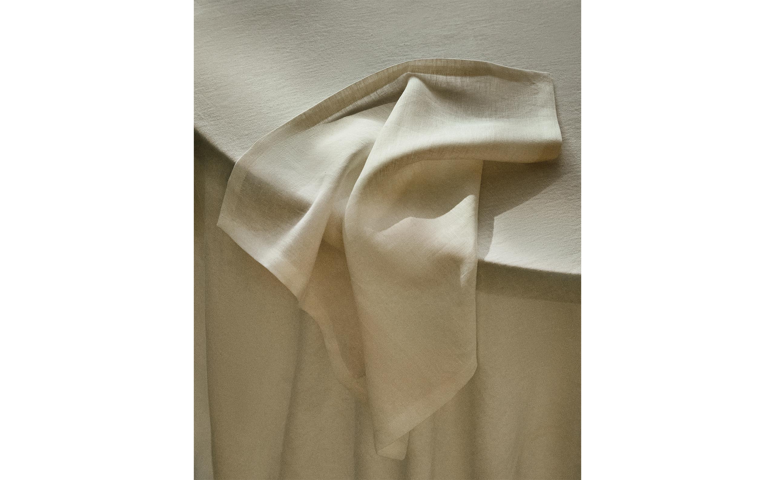 PACK OF PLAIN-COLOURED LINEN NAPKINS product thumbnail 13