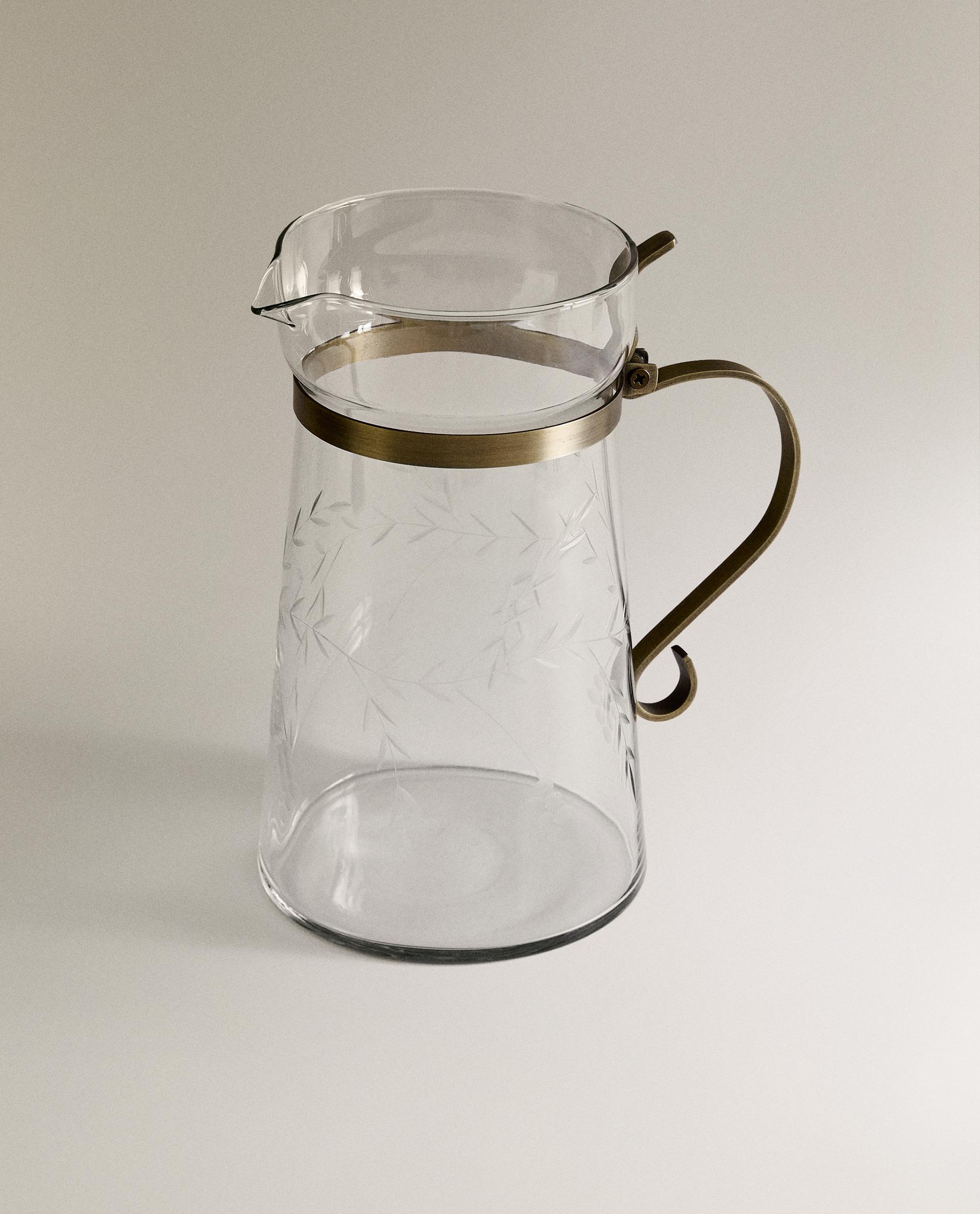 GLASS JUG