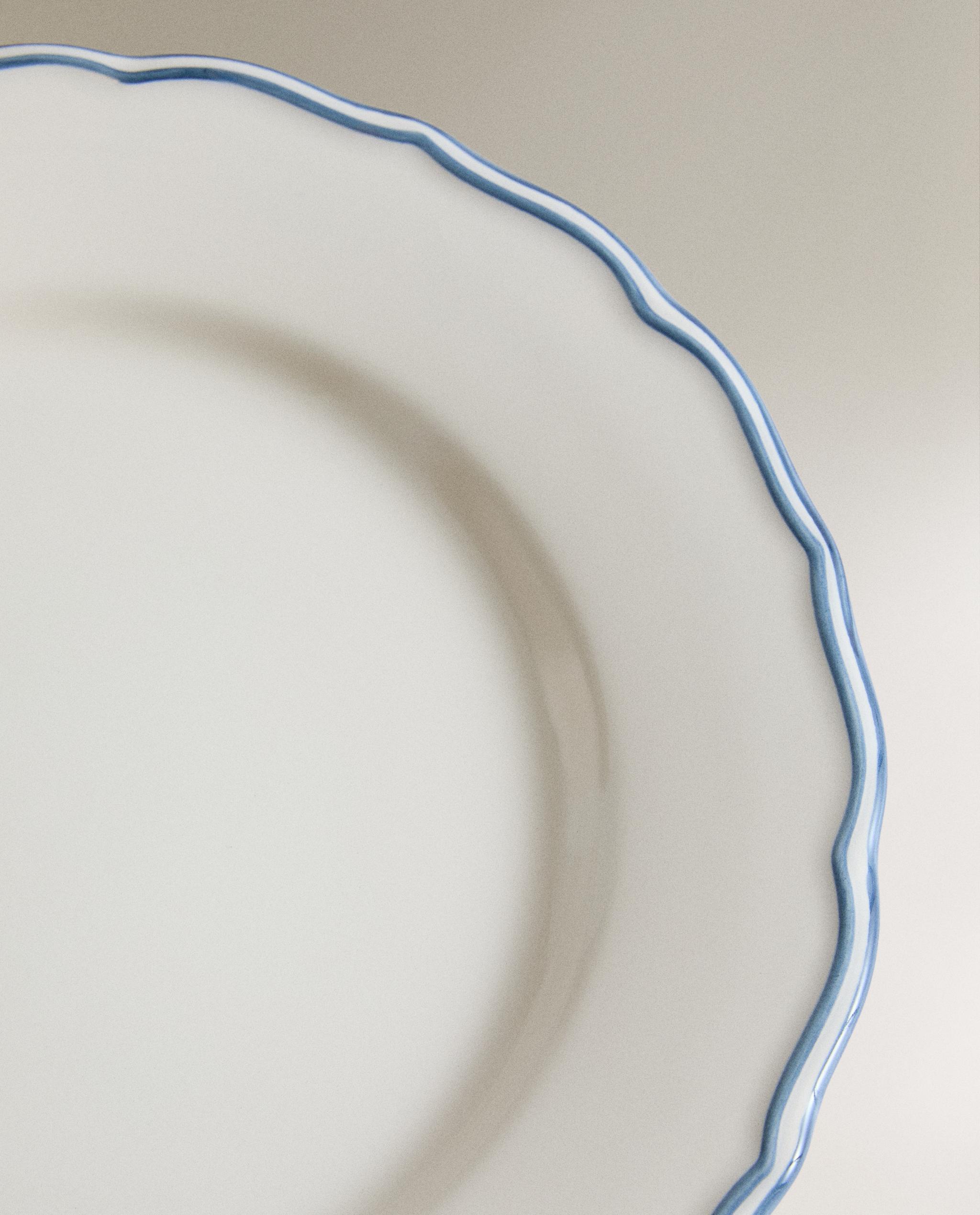 SCALLOPED EARTHENWARE DINNER PLATE WITH RIM product thumbnail 3