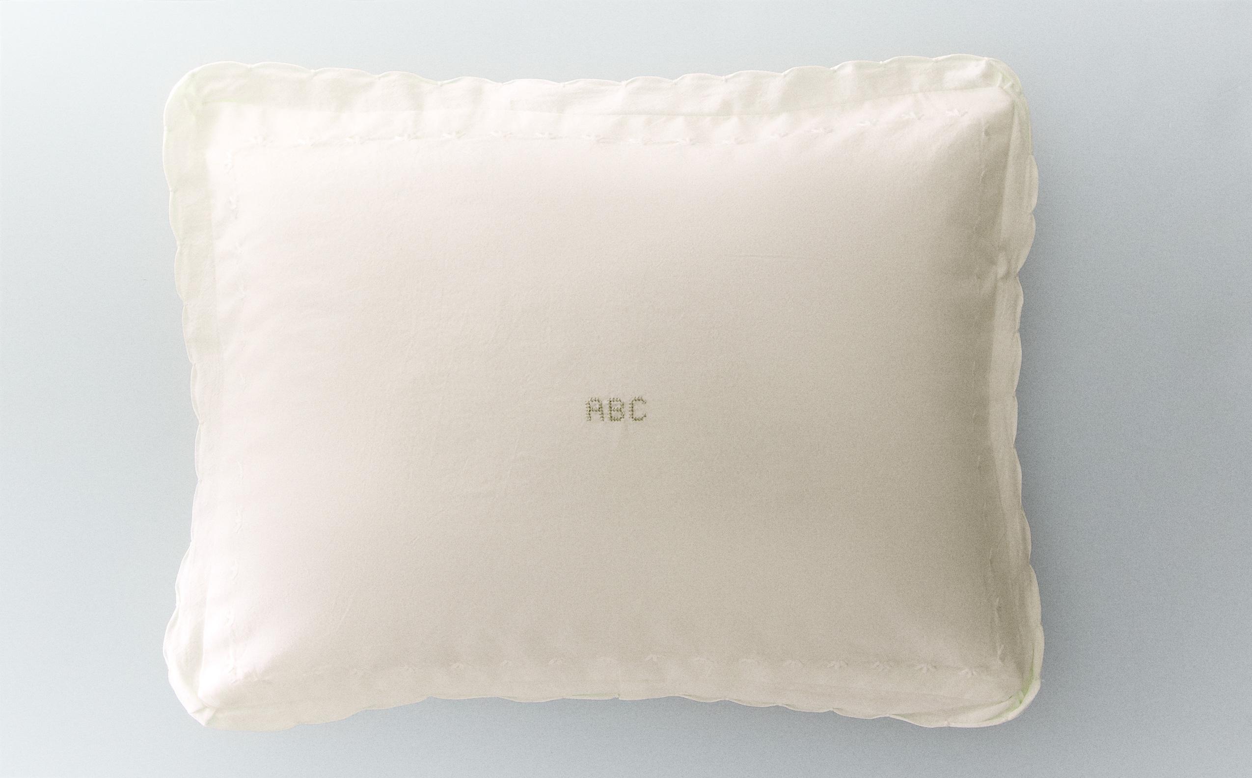 CHILDREN'S CUSHION COVER WITH SCALLOPED EDGE