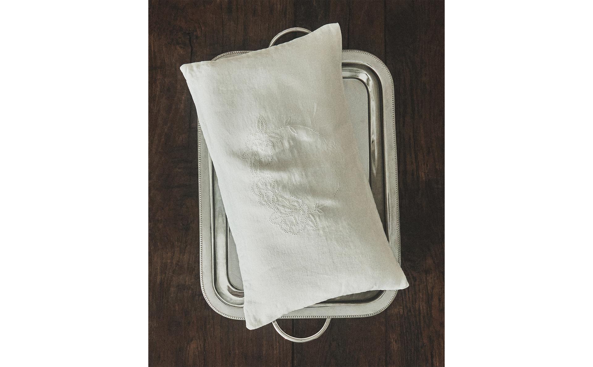 COJÍN LINO BORDE CALADO COJÍN LINO BORDE CALADO