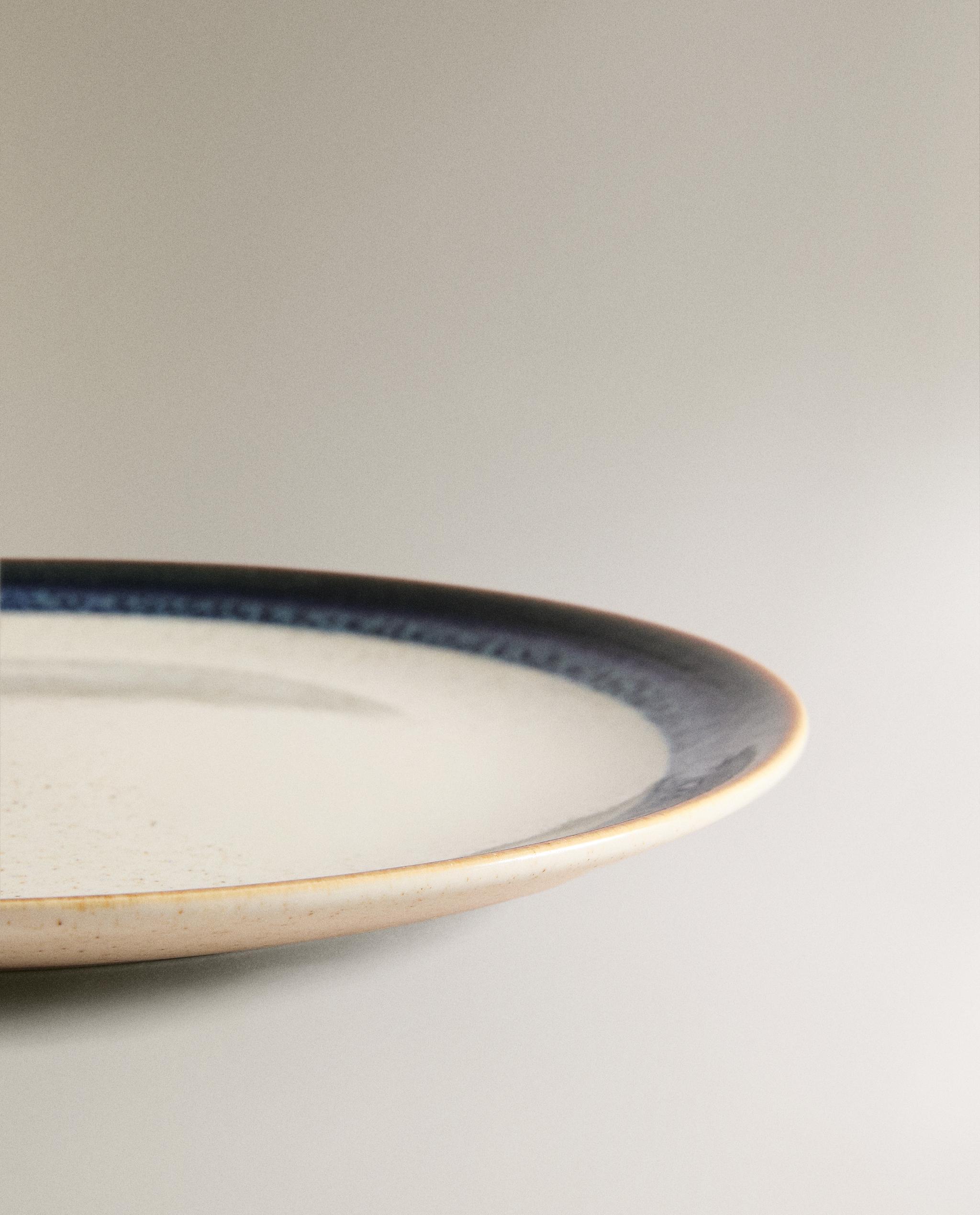 EARTHENWARE DINNER PLATE WITH DYED EDGE
