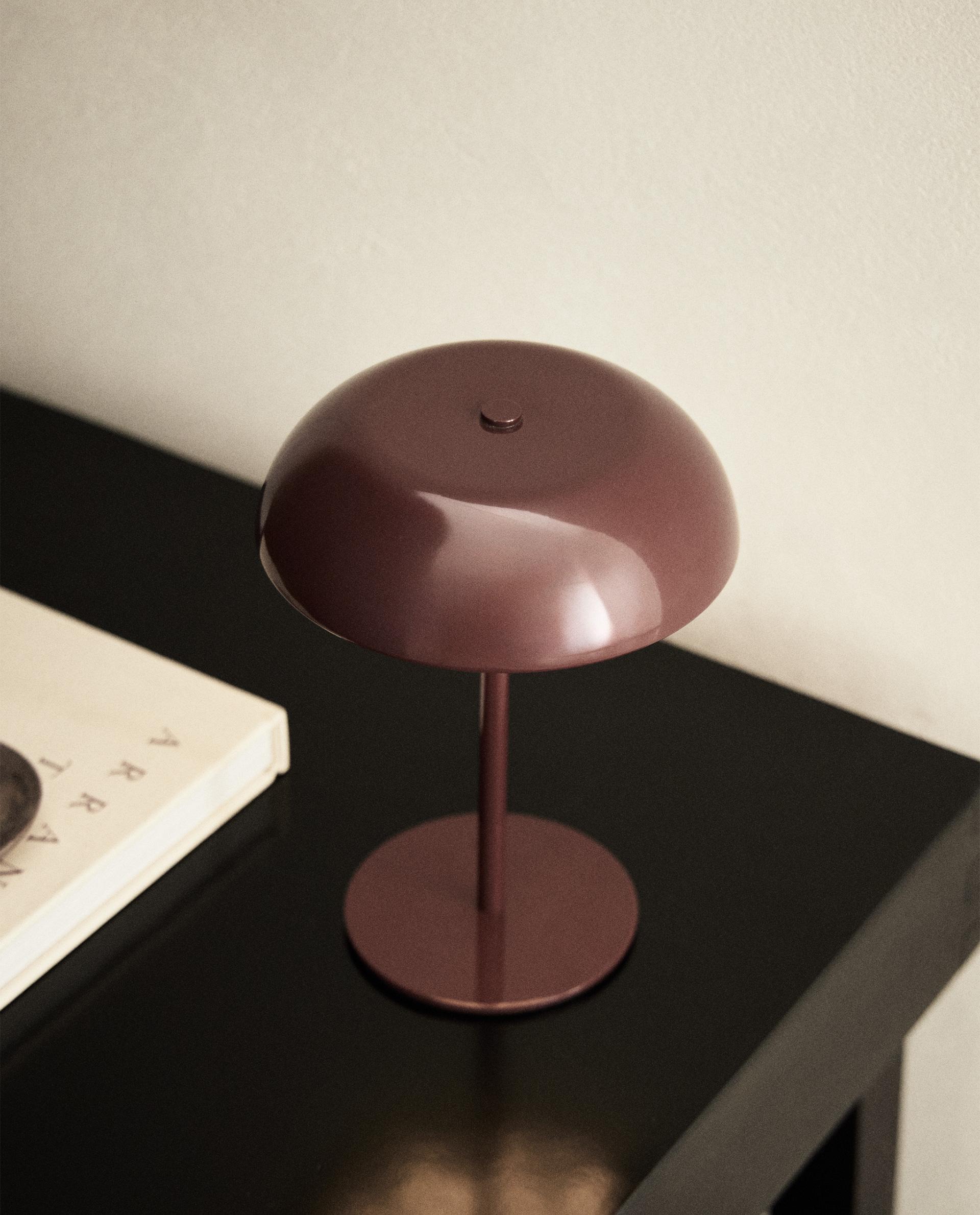 MONOCHROME TOUCH TABLE LAMP - Maroon