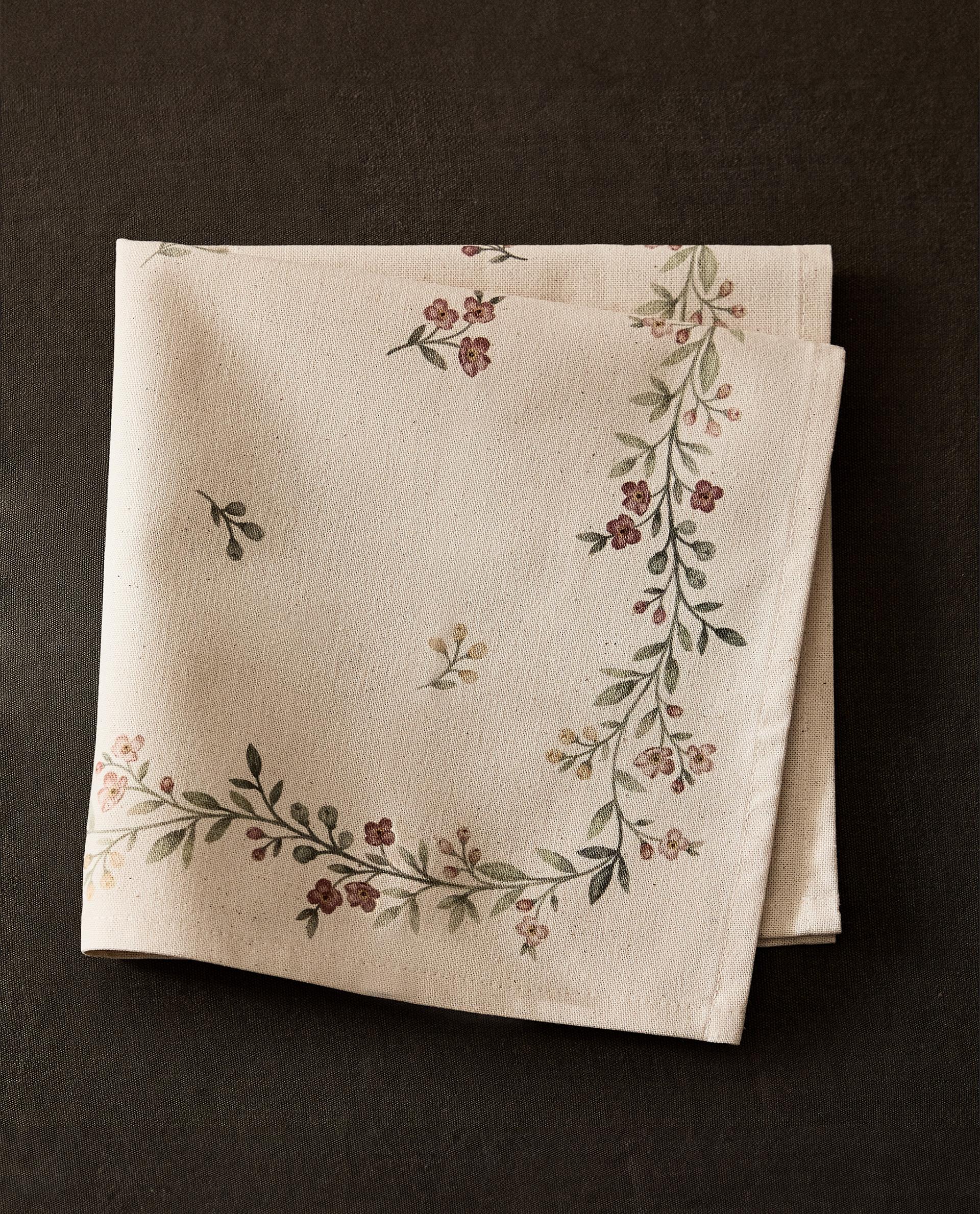 SERVIETTEN MIT BLUMENPRINT (DOPPELPACK)