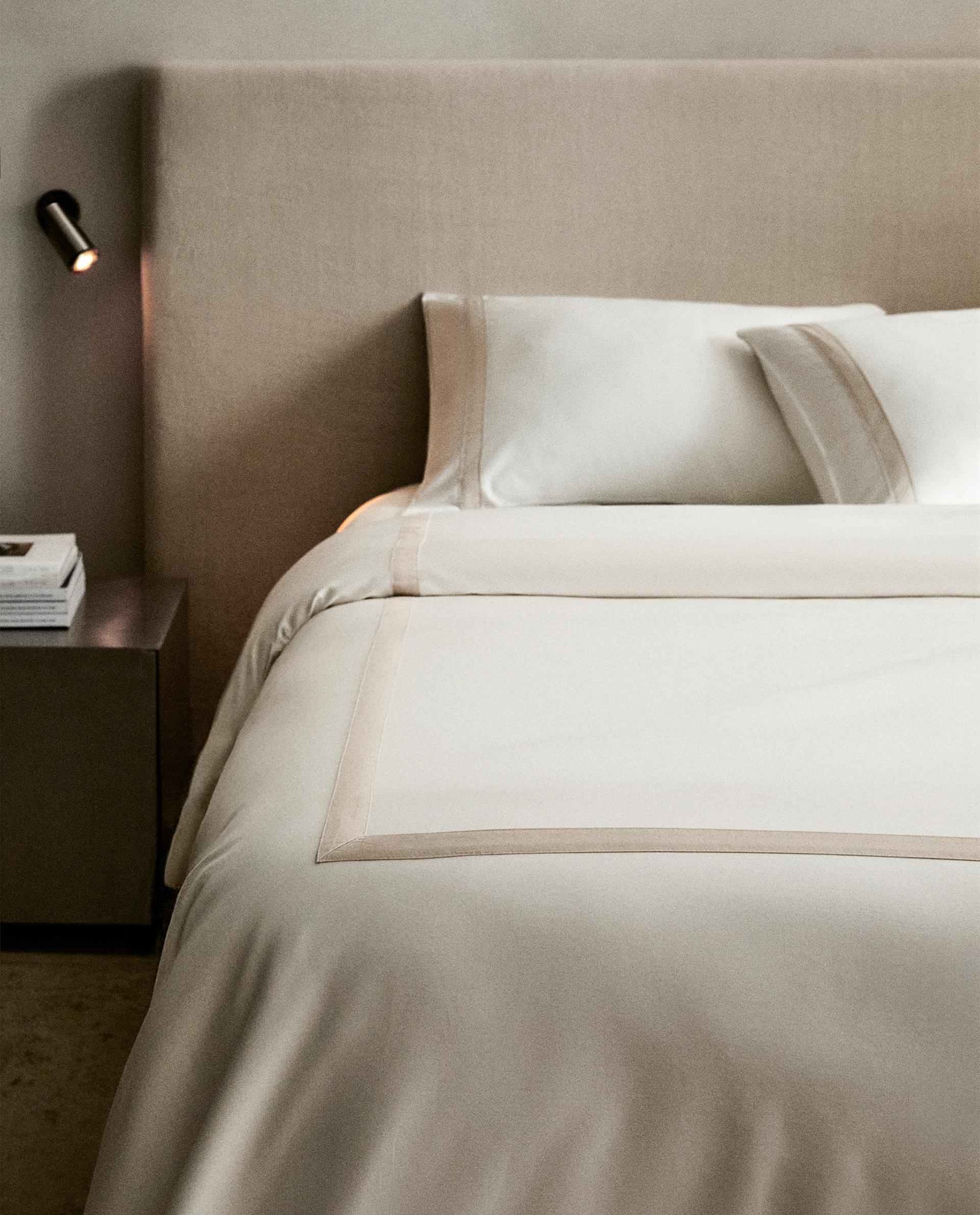 SATEEN DUVET COVER WITH BORDER (300 THREAD COUNT) SATEEN DUVET COVER WITH BORDER (300 THREAD COUNT)