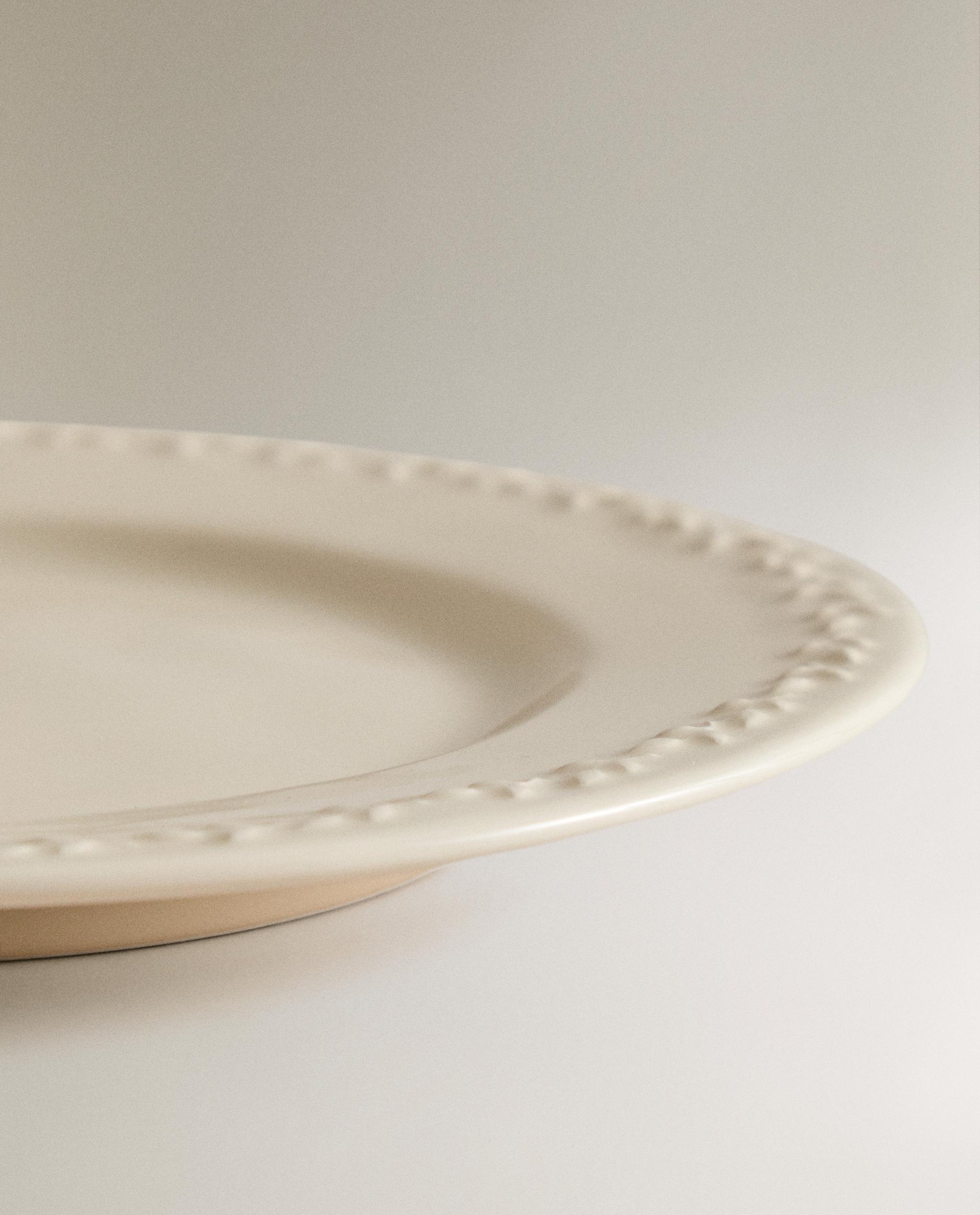 EARTHENWARE DESSERT PLATE WITH RAISED-DESIGN EDGE product thumbnail 5