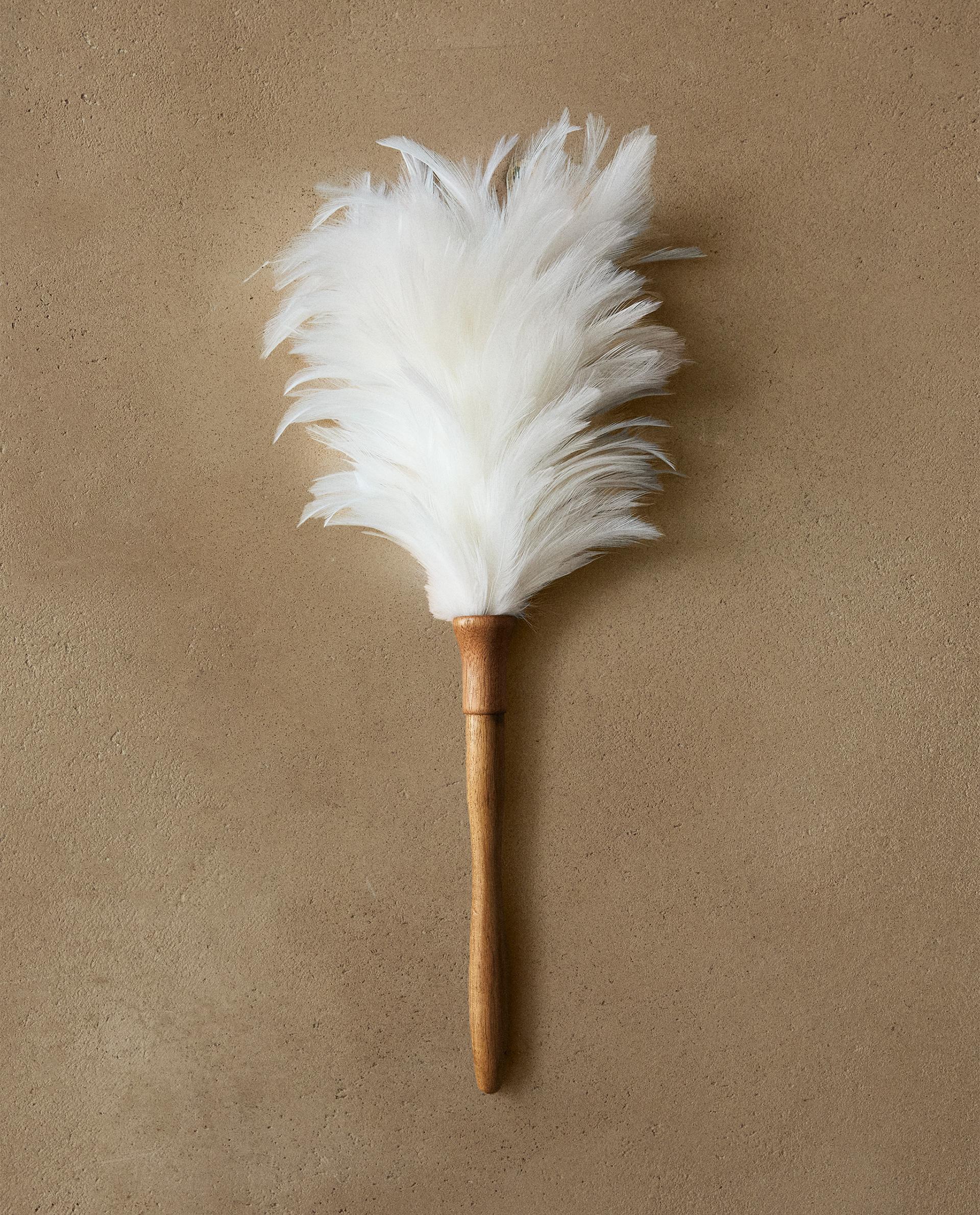 WOODEN FEATHER DUSTER