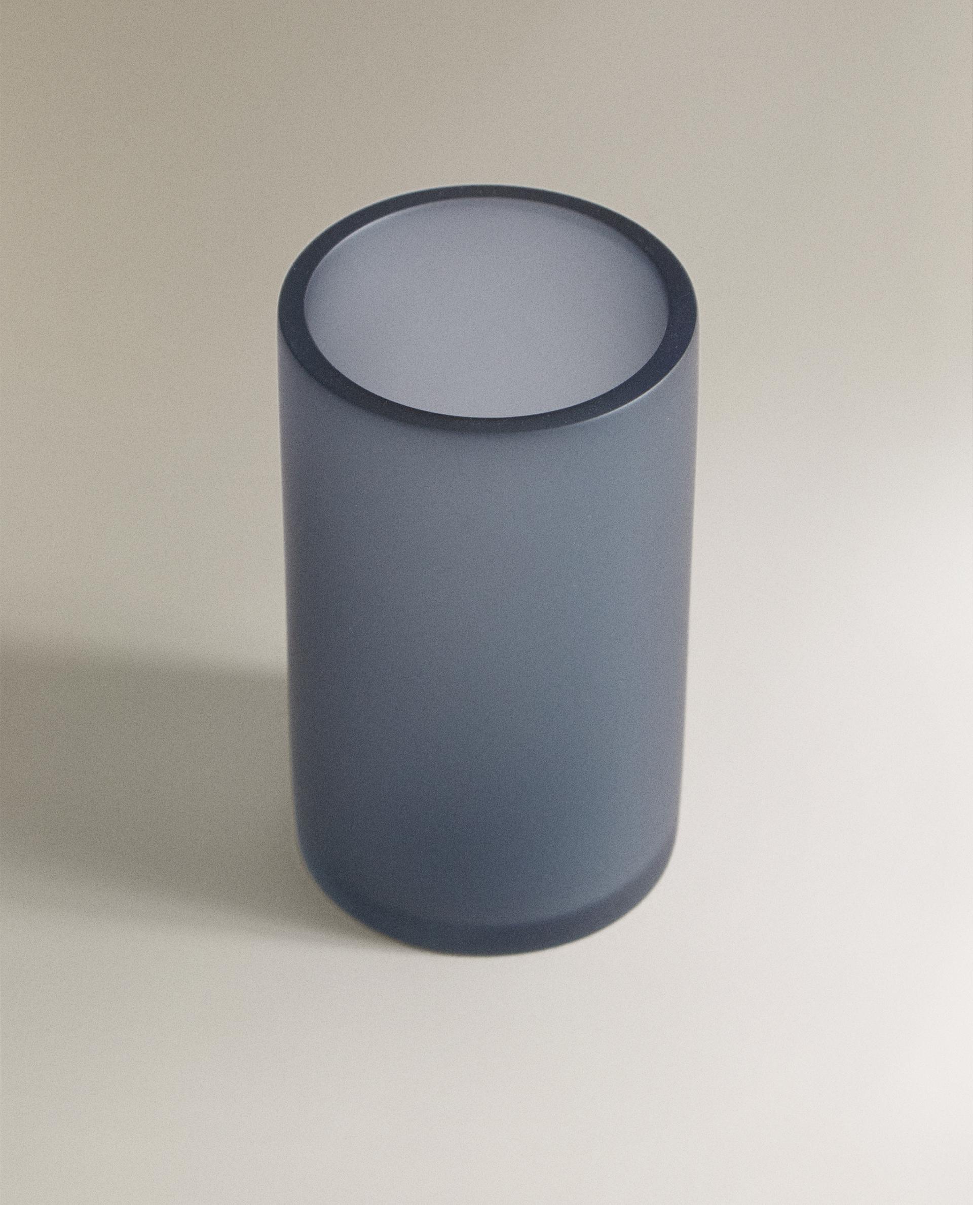 COLOURED TOOTHBRUSH HOLDER