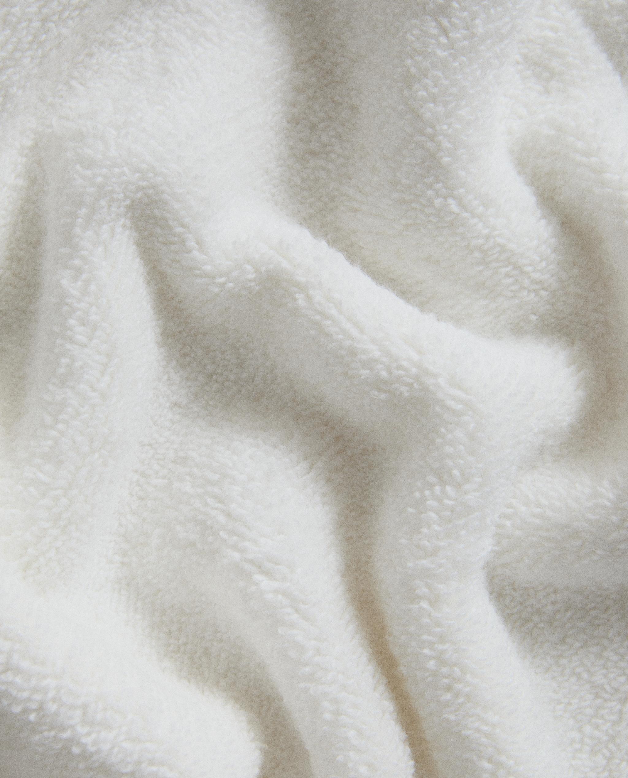 SCALLOPED BATH TOWEL product thumbnail 2