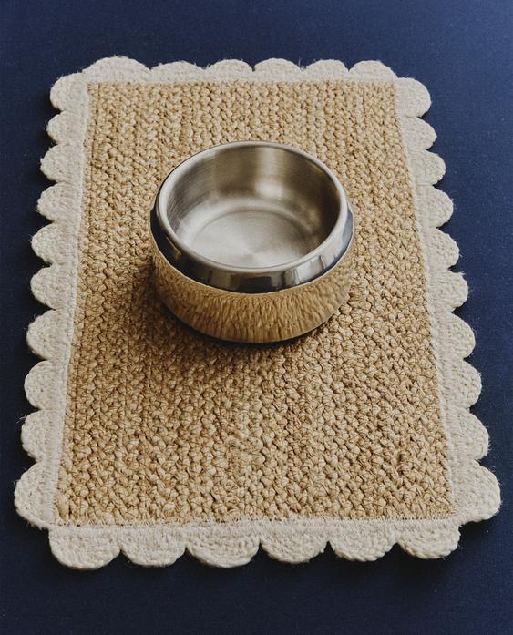 DŽIUTO KILIMĖLIS AUGINTINIUI SU BANGUOTAIS KRAŠTAIS DŽIUTO KILIMĖLIS AUGINTINIUI SU BANGUOTAIS KRAŠTAIS