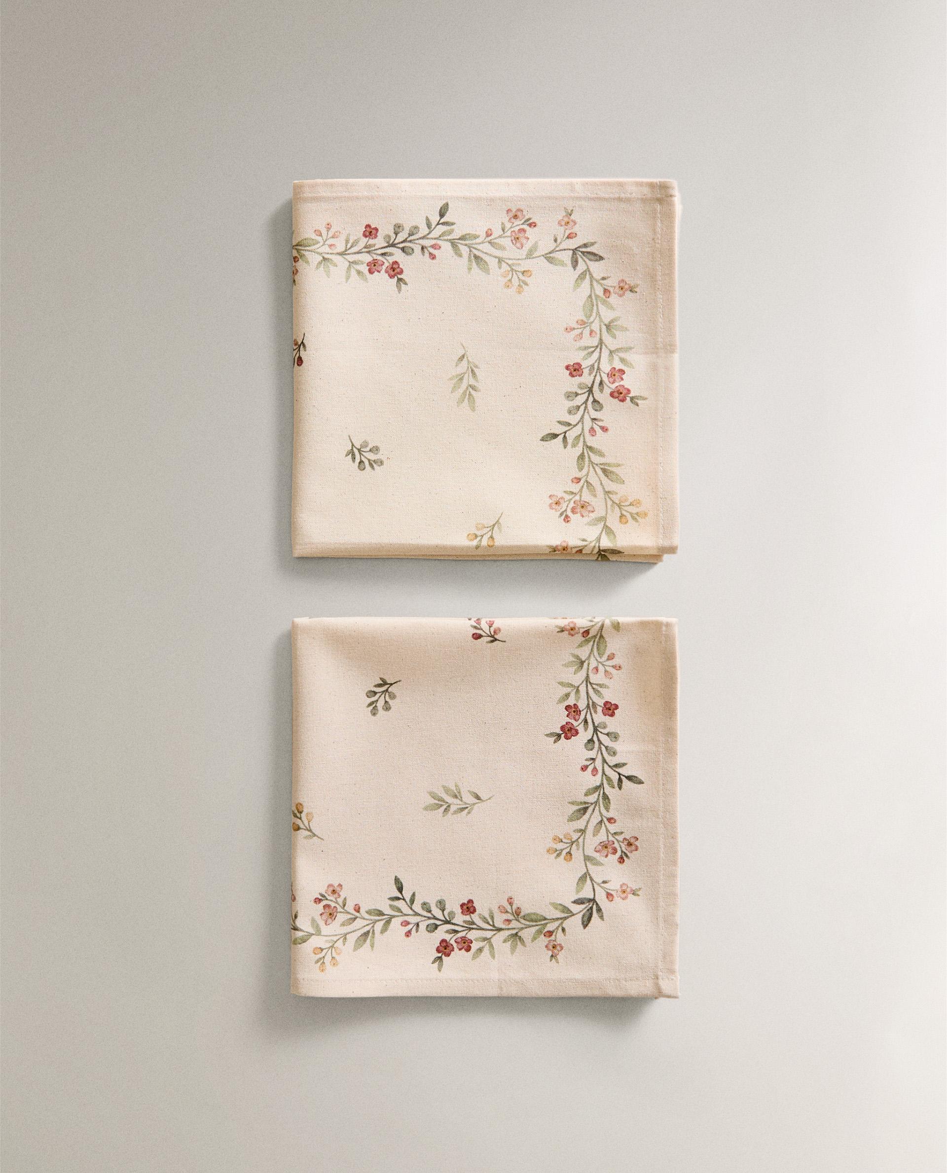 SERVIETTEN MIT BLUMENPRINT (DOPPELPACK)