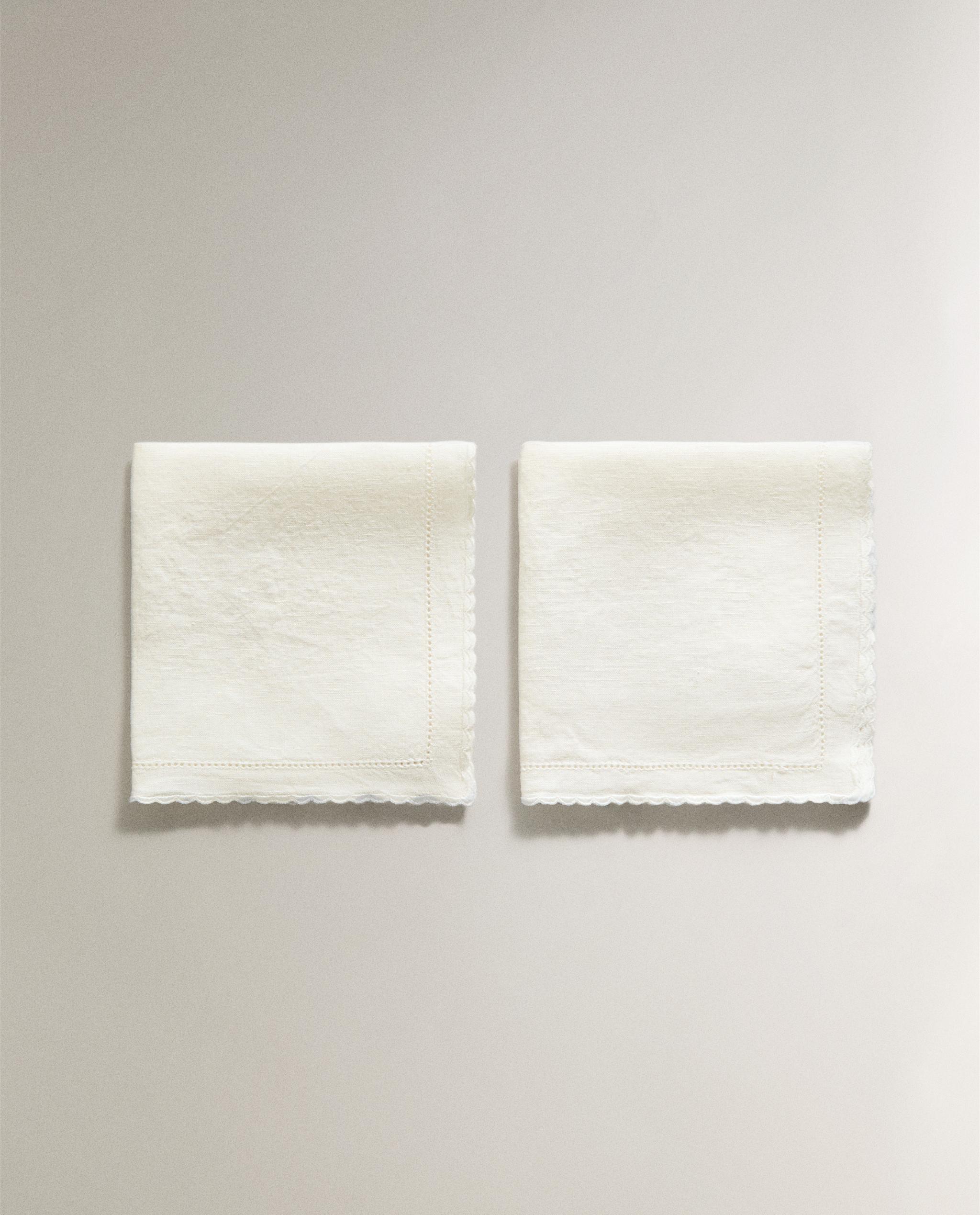 TOWEL WITH EMBROIDERED LINEN BORDER product thumbnail 2