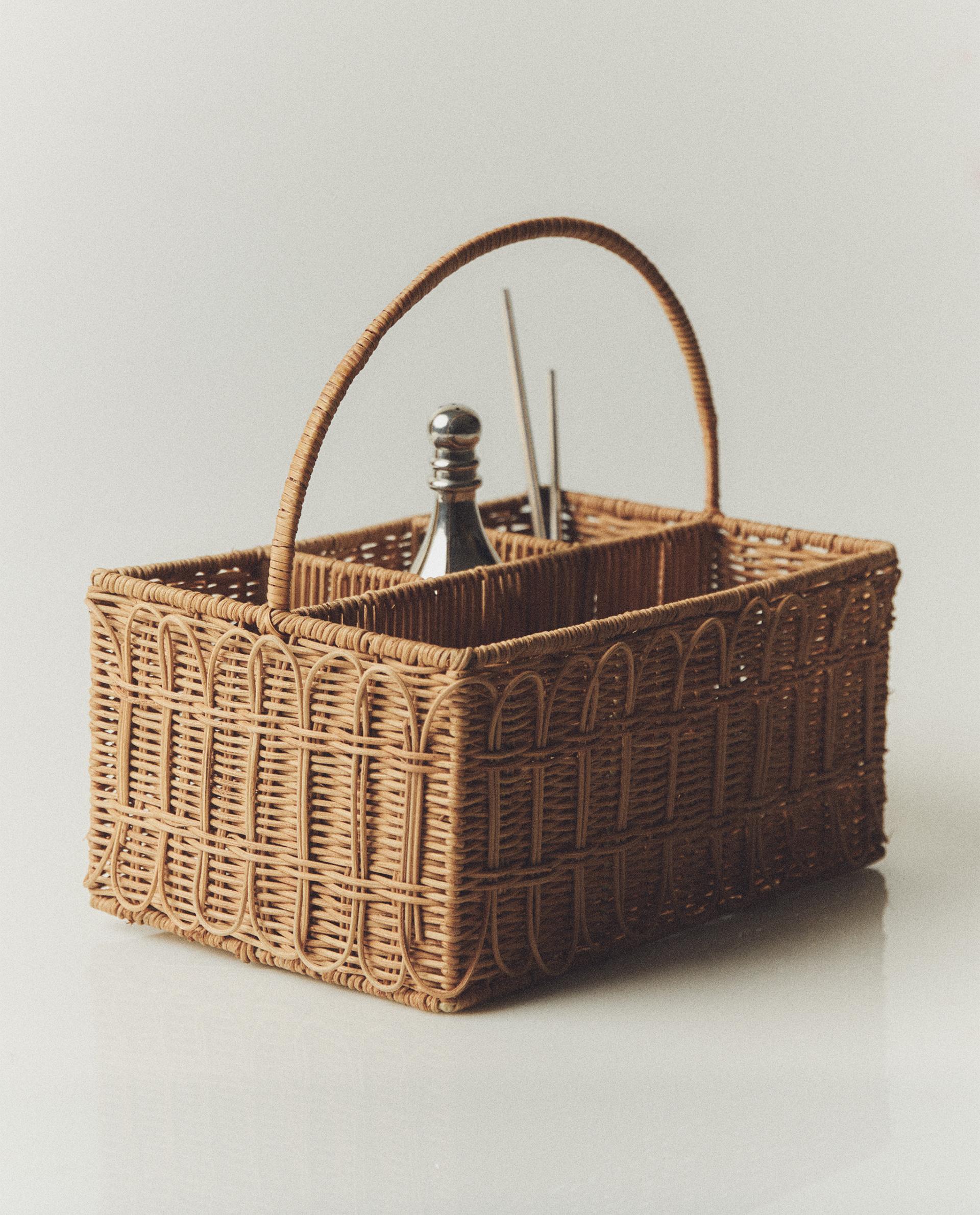 ビスケット ギザ プロダクツ バスケット SV-14 Rattan Basket