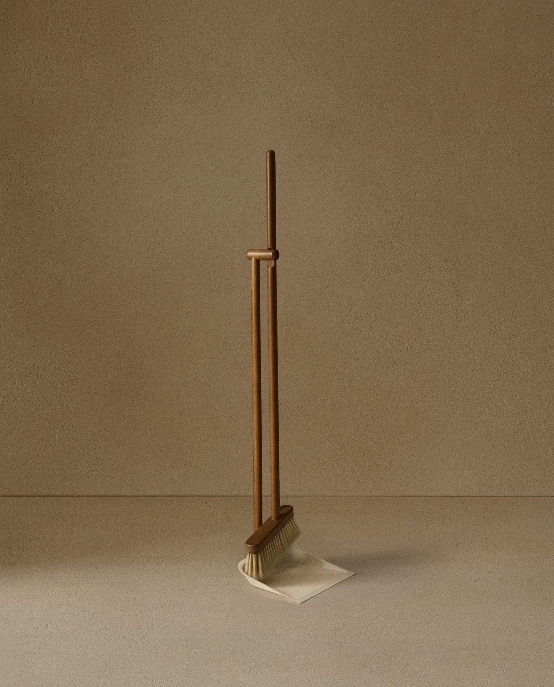 WOODEN DUSTPAN AND BRUSH SET | Zara Home United States of America