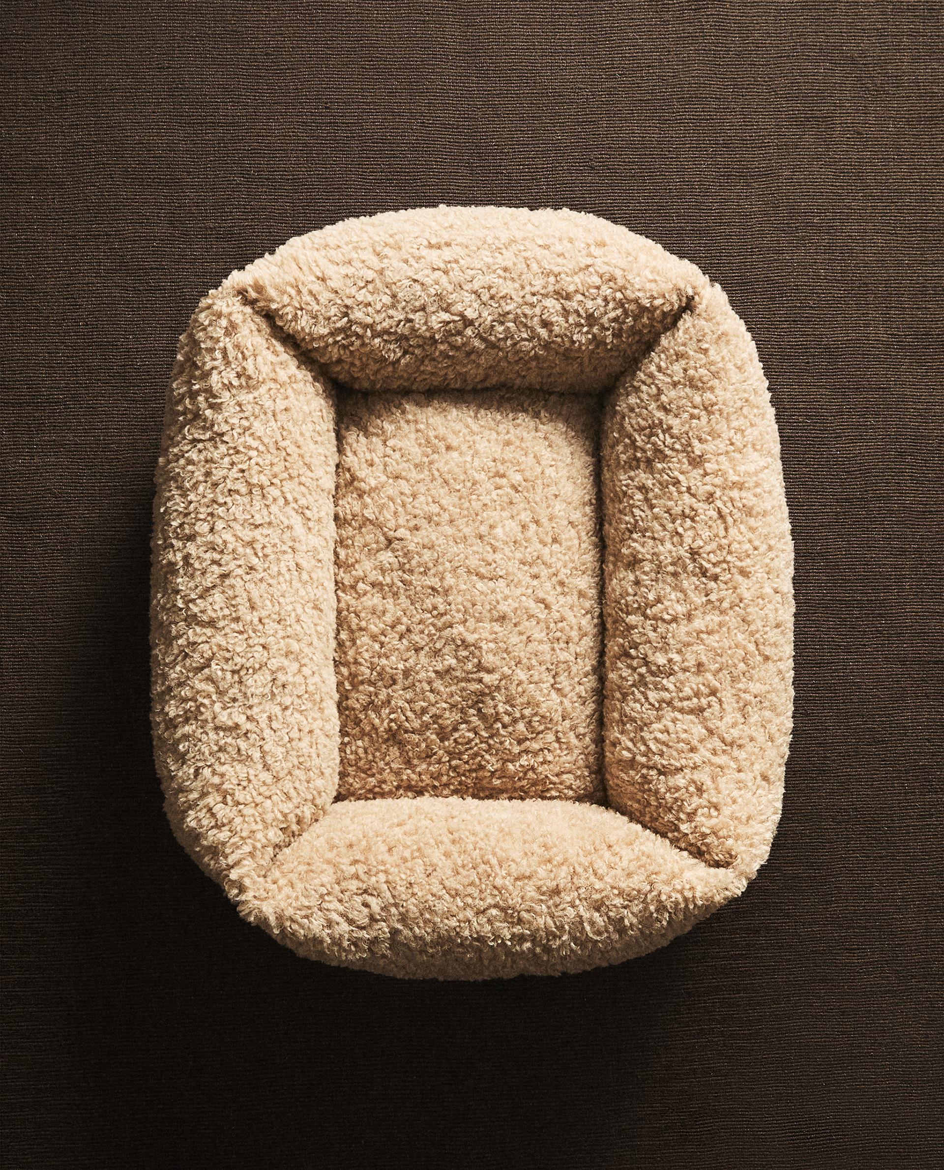 FAUX SHEARLING PET BED