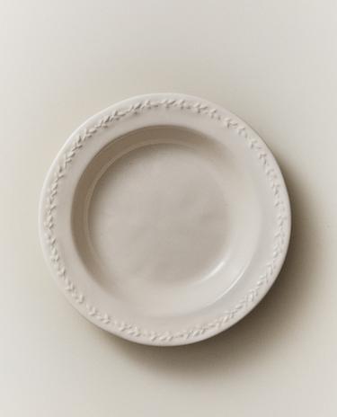 EARTHENWARE SOUP PLATE WITH RAISED-DESIGN EDGE