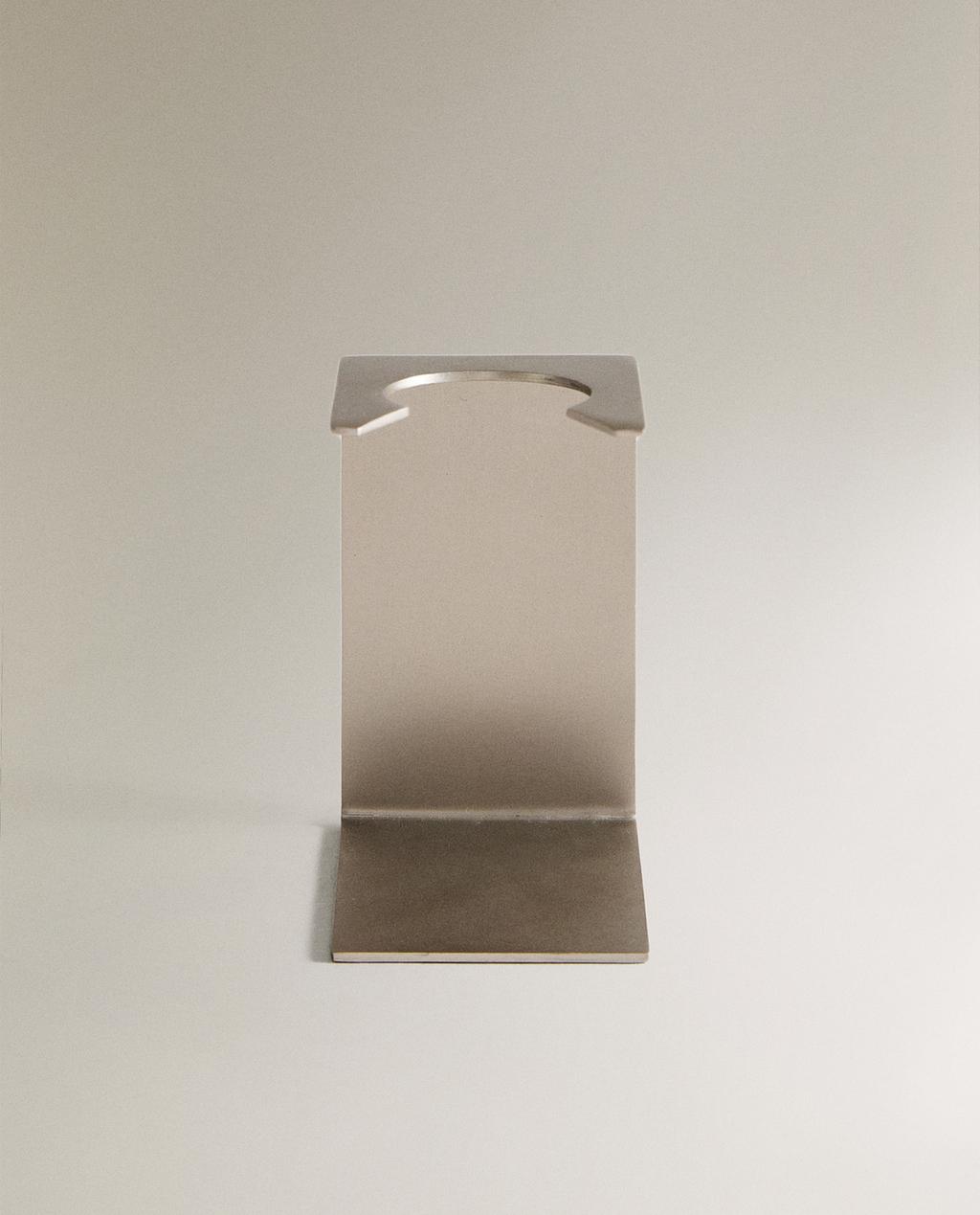 STAINLESS STEEL WALL STAND