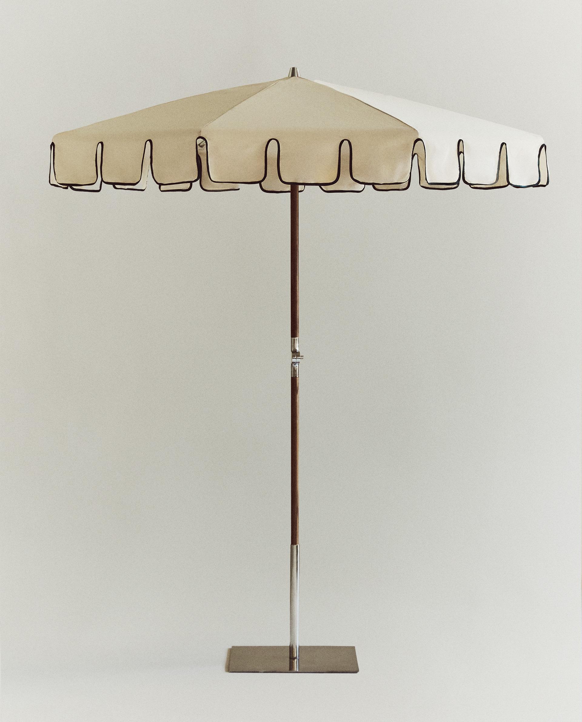 UMBRELLA AND BASE