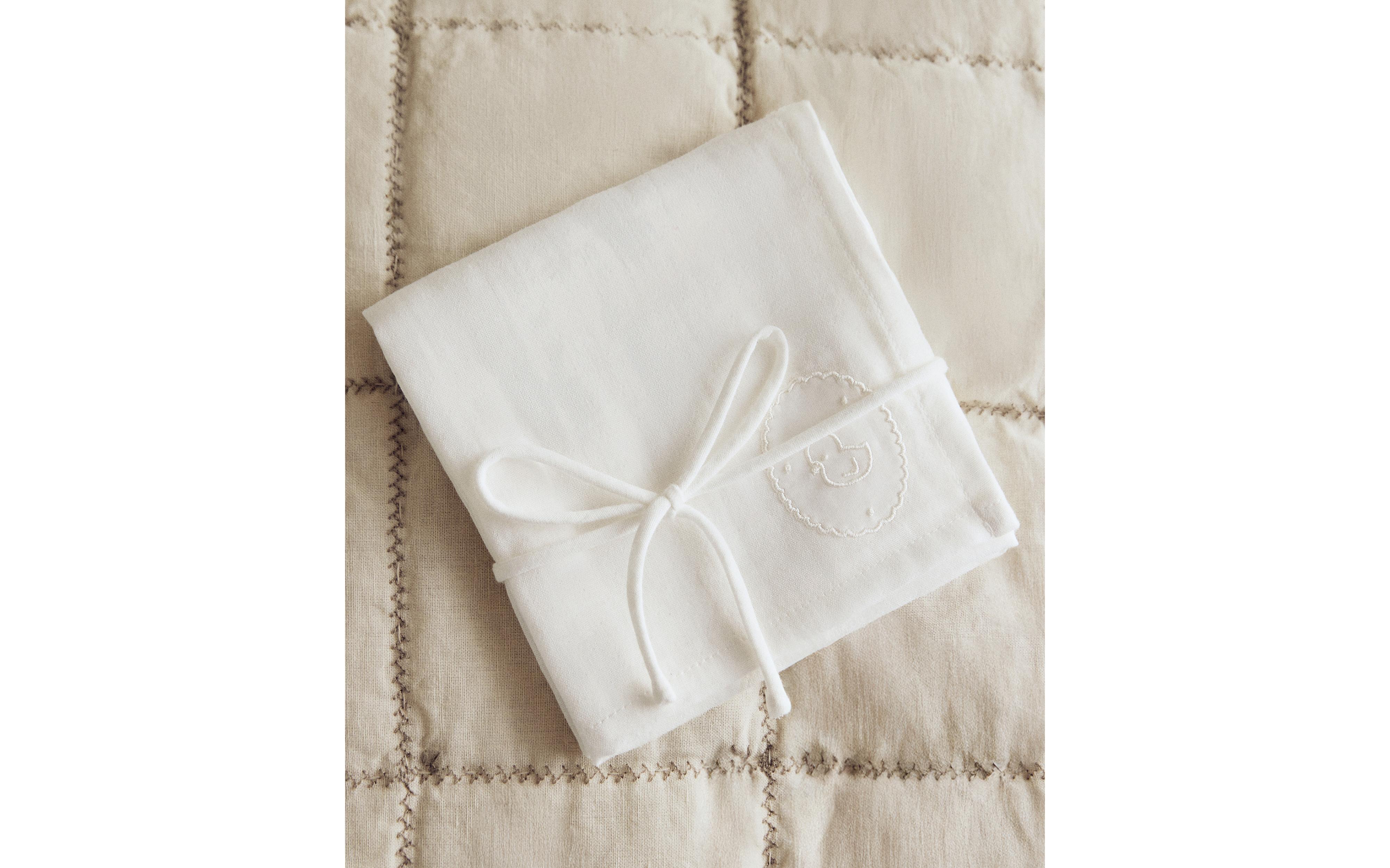 PACK OF EMBROIDERED BABY MUSLIN CLOTHS (PACK OF 2) product thumbnail 2