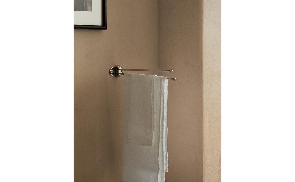 SHINY METAL WALL TOWEL RACK