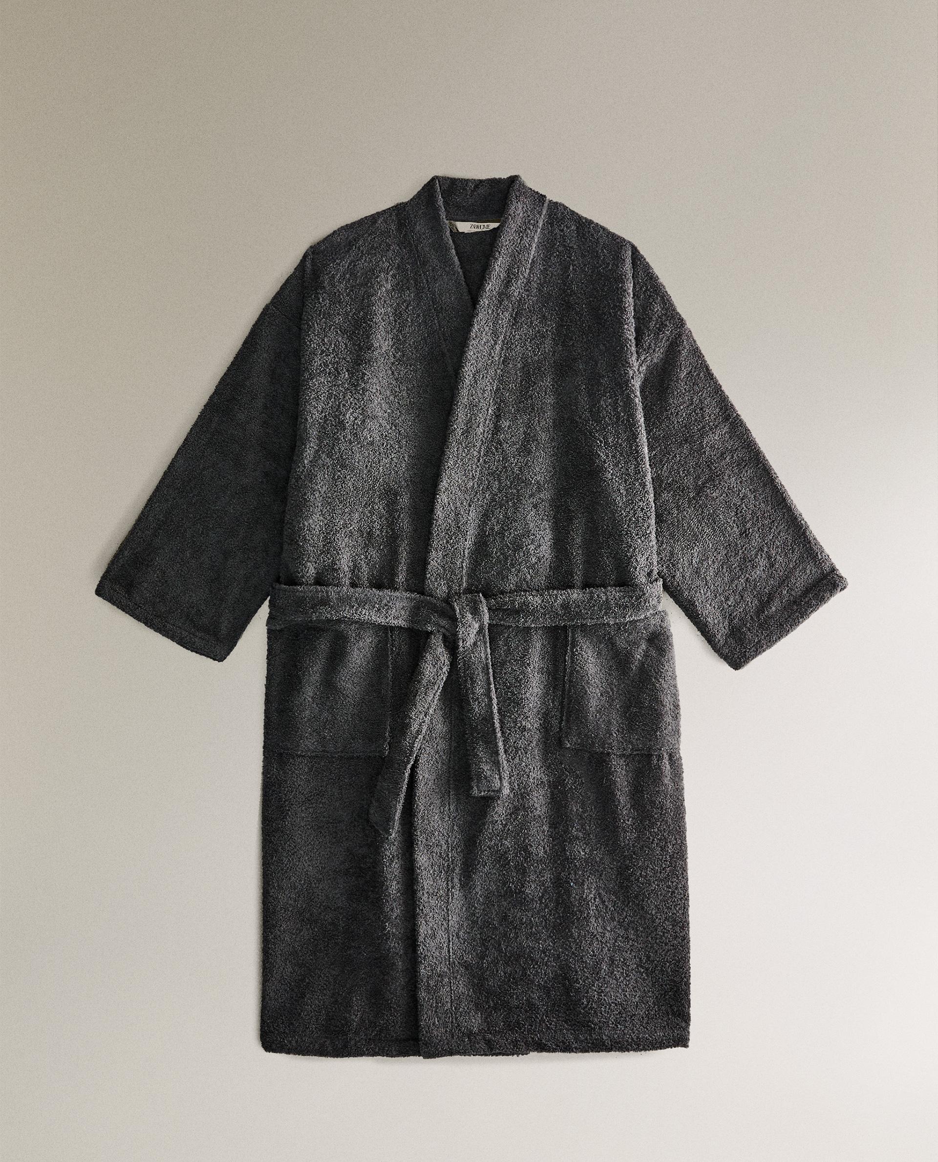 HIGH QUALITY COTTON BATHROBE (420 GXM²) HIGH QUALITY COTTON BATHROBE (420 GXM²)