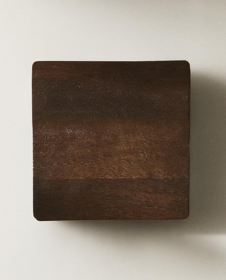 MEDIUM WOODEN BOX WITH LID MEDIUM WOODEN BOX WITH LID