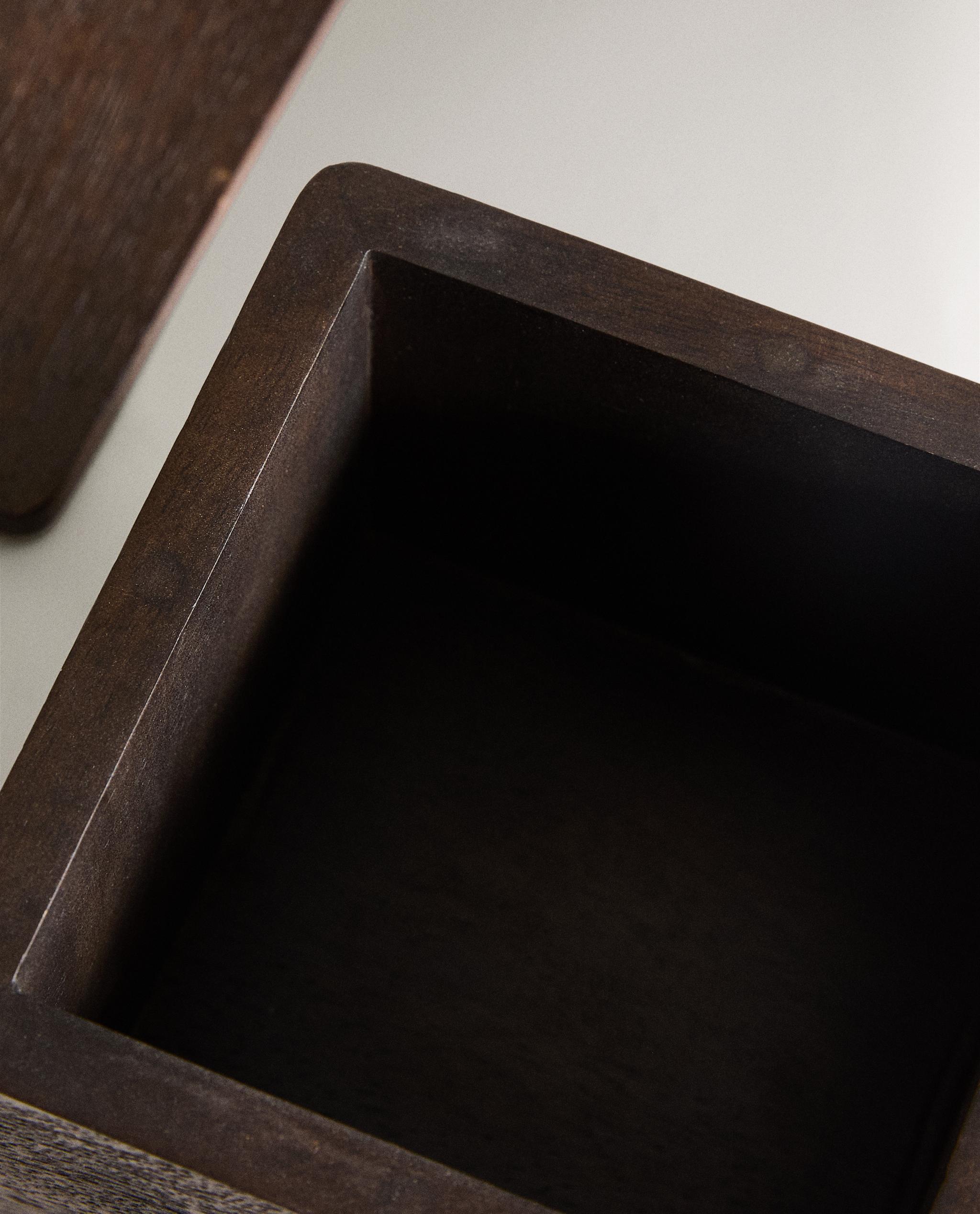MAGNETIC WOODEN BOX product thumbnail 2