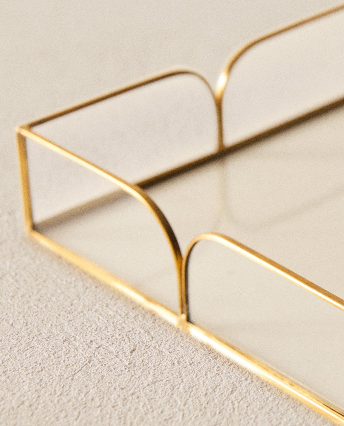 Hordely 3-in-1 Square Metal Napkin Holder - Gold, Organizer For Paper Napkins, Salt & Pepper Shakers