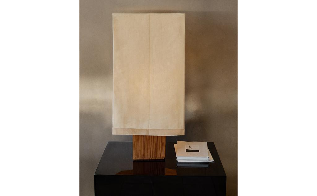 مصباح طاولة كتان