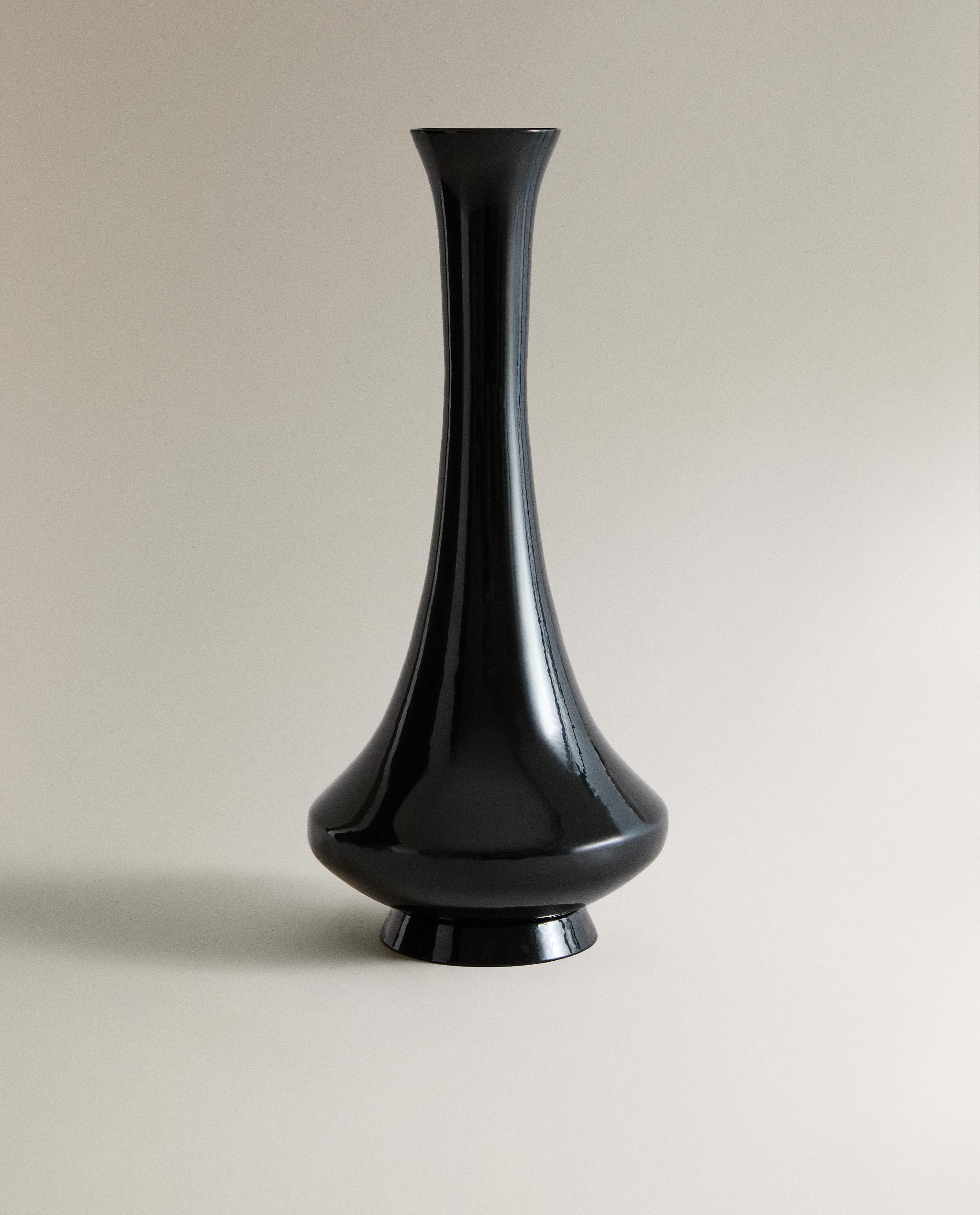 黒いリブデザイン花瓶 ロング グロス 花瓶 | Zara Home 日本/Japan