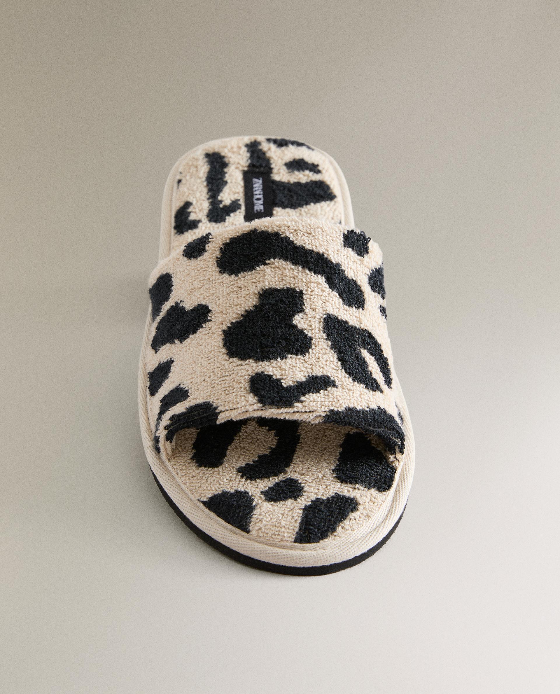 ANIMAL PRINT TERRY SLIDER SLIPPERS product thumbnail 5