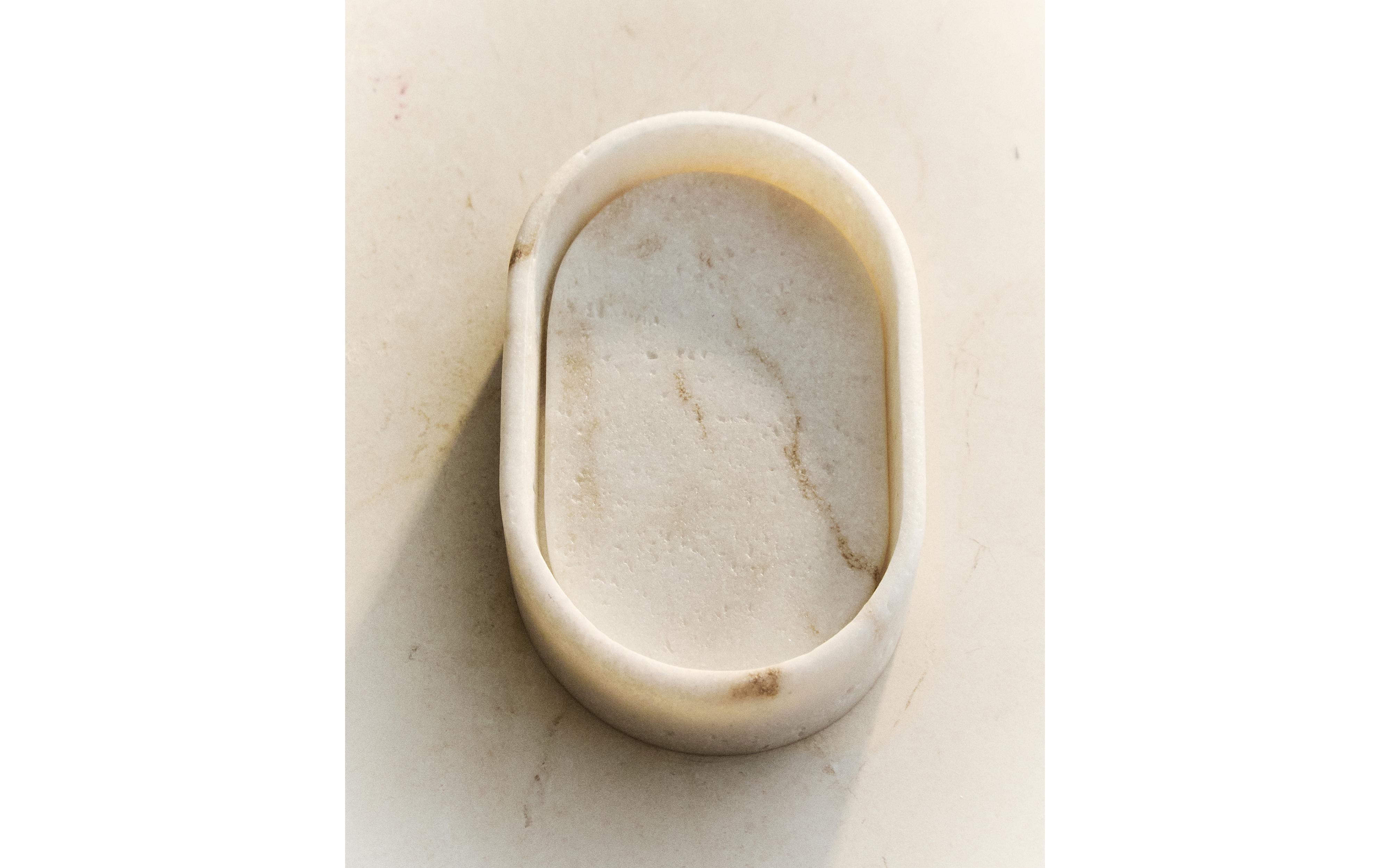 MARBLE-EFFECT BATHROOM SOAP DISH product thumbnail 8
